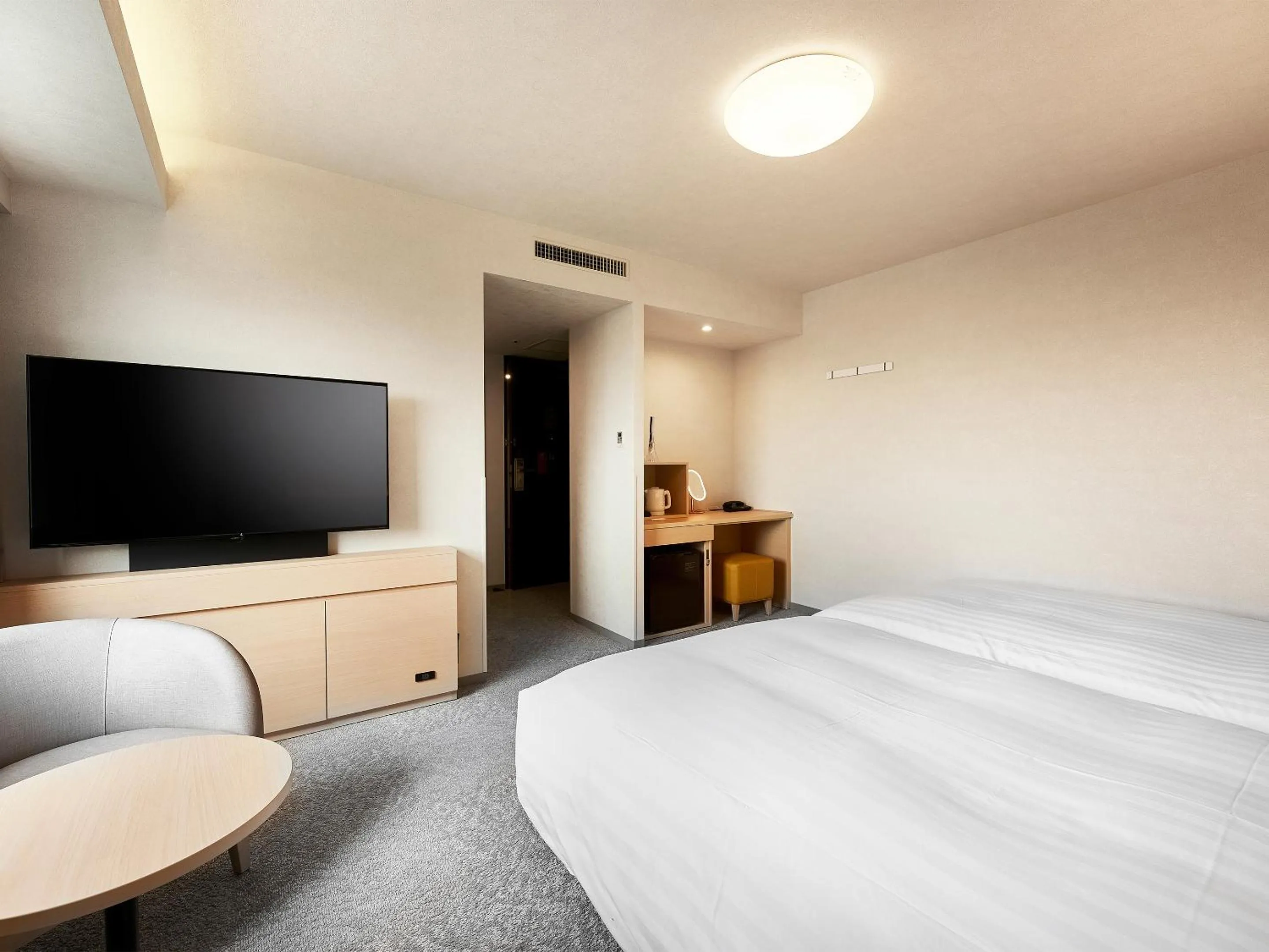 Bed in Daiwa Roynet Hotel Kawasaki