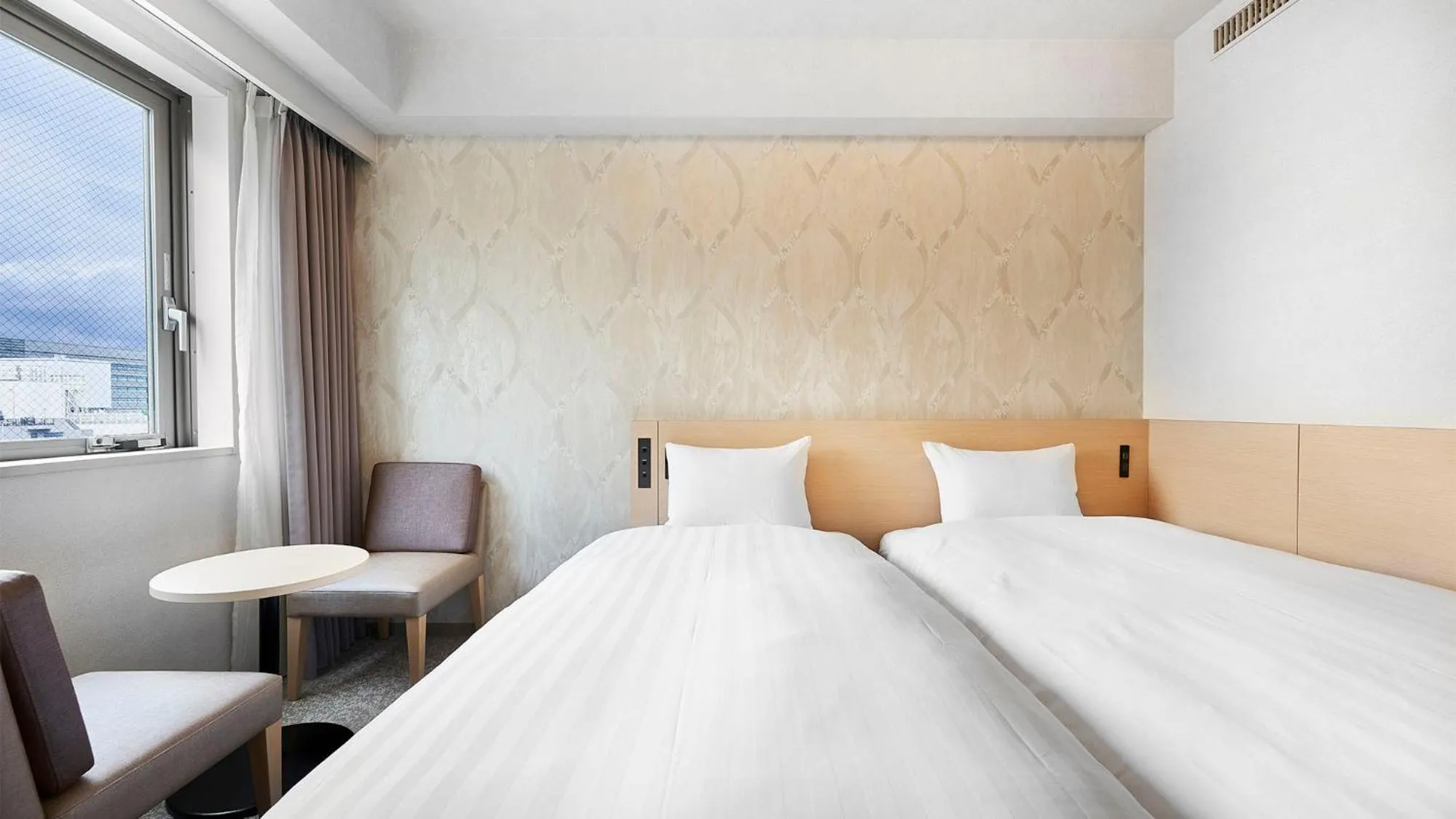 Bed in Daiwa Roynet Hotel Kawasaki