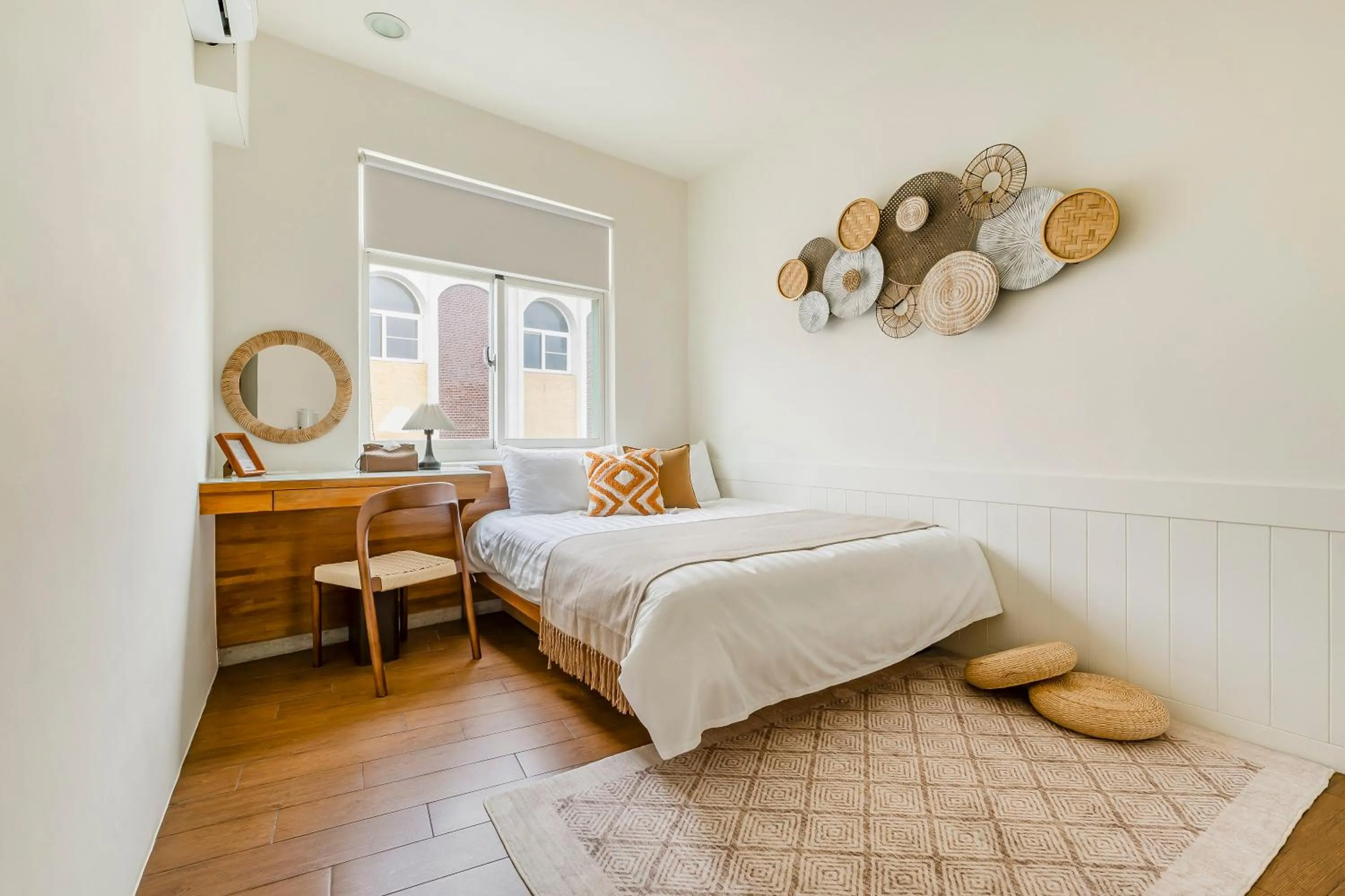 Photo of the whole room, Bed in Chin Style Smart Stay