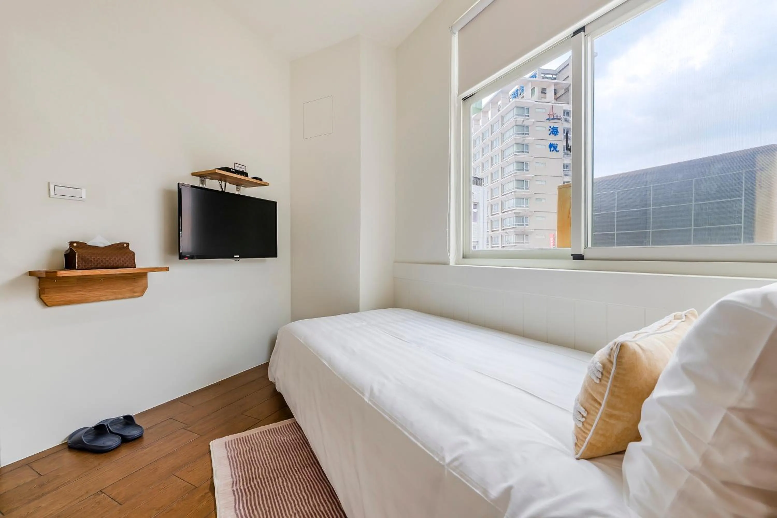 Bed in Chin Style Smart Stay