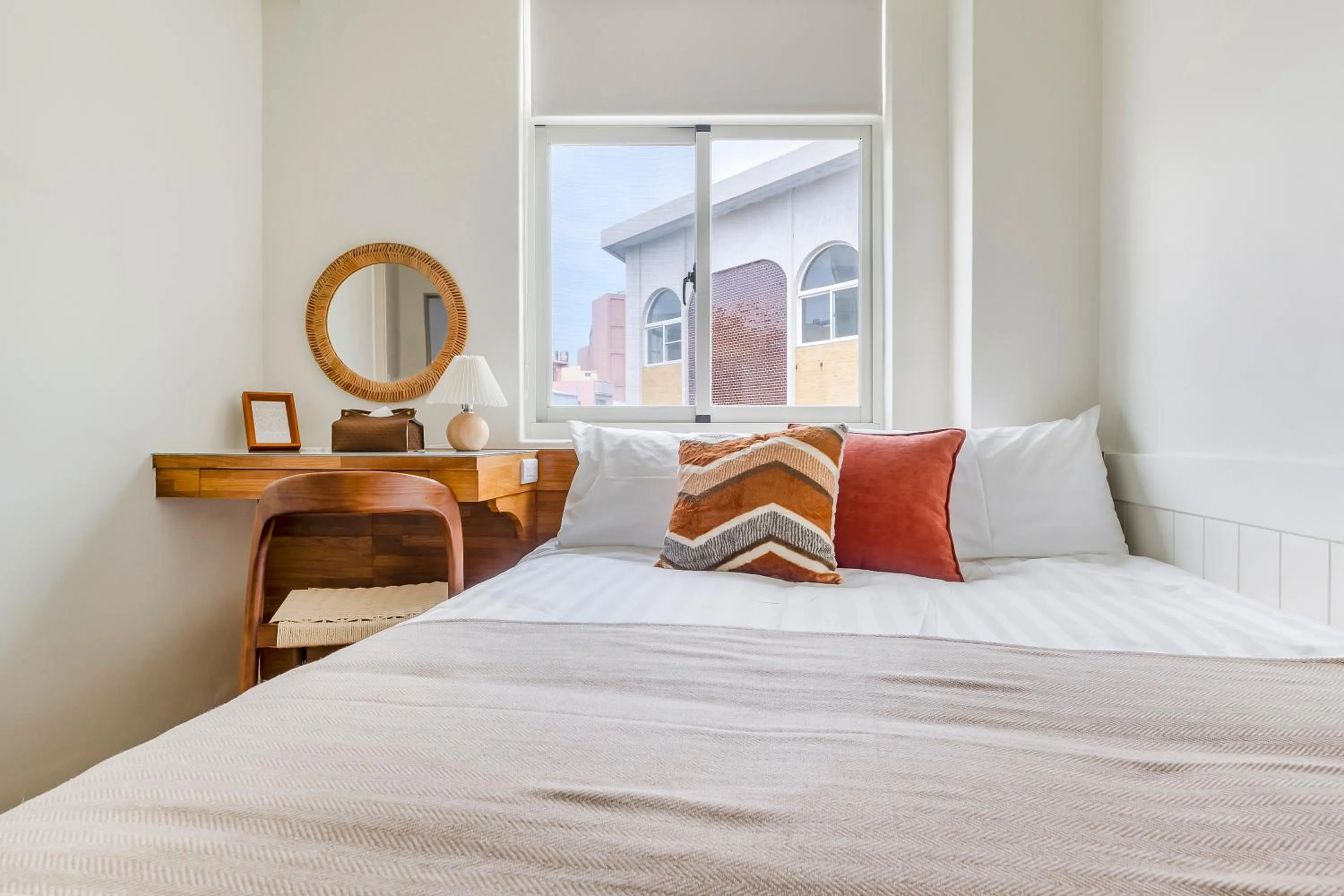 Bed in Chin Style Smart Stay