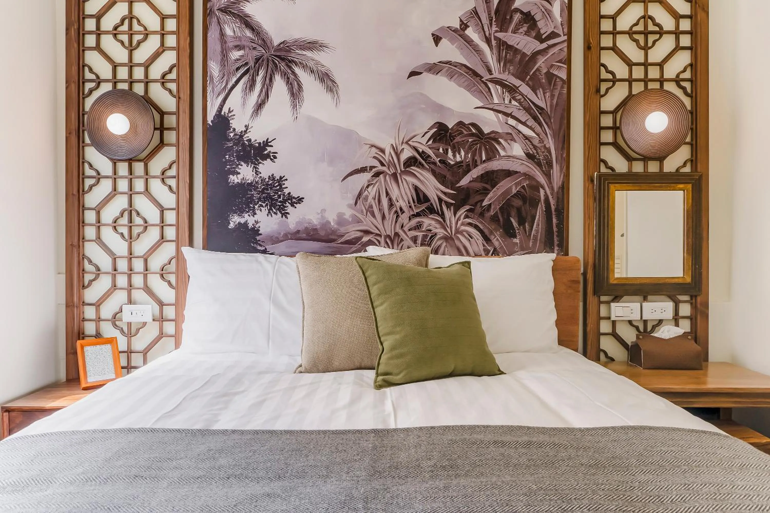 Bed in Chin Style Smart Stay