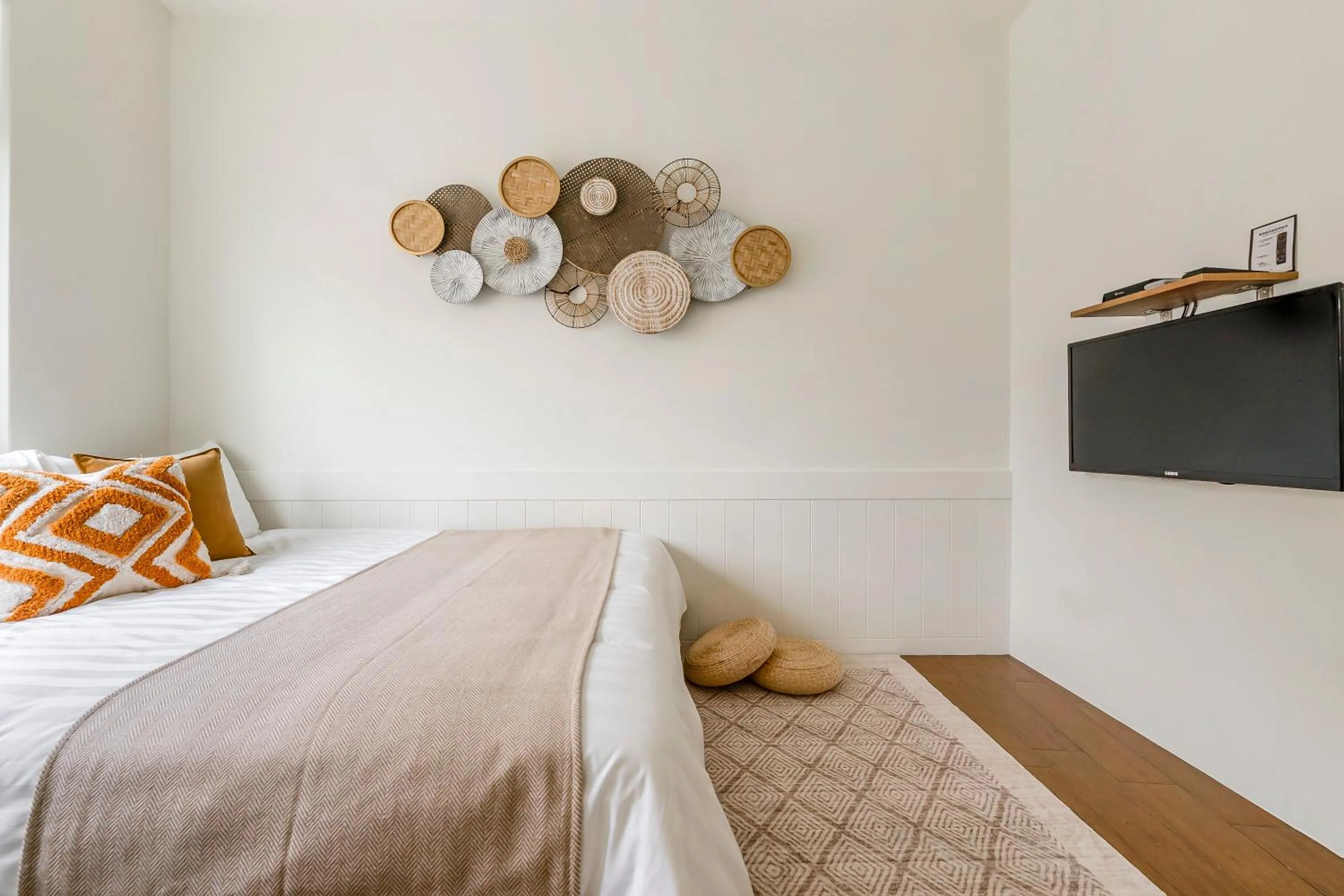 Bed in Chin Style Smart Stay