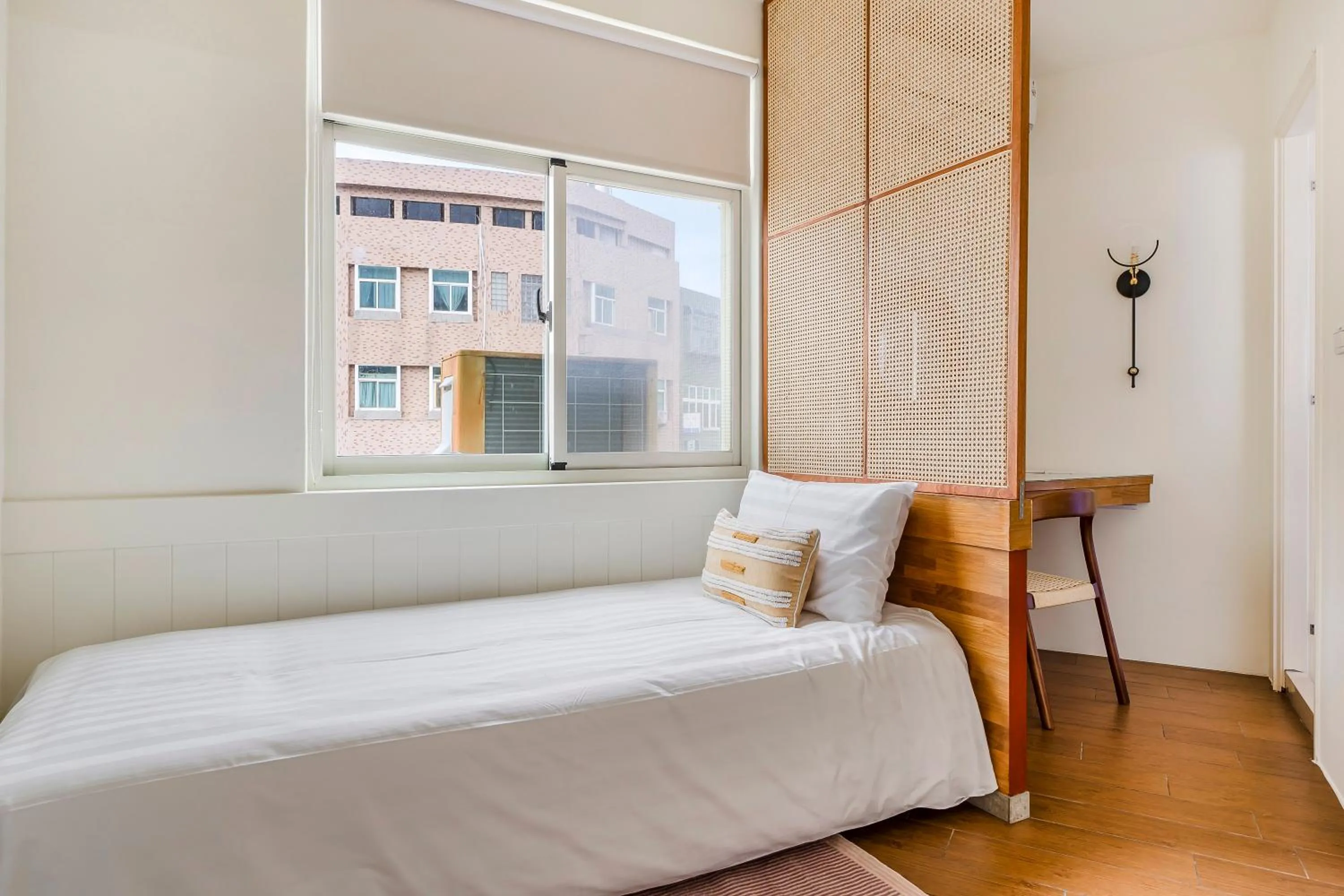 Bed in Chin Style Smart Stay