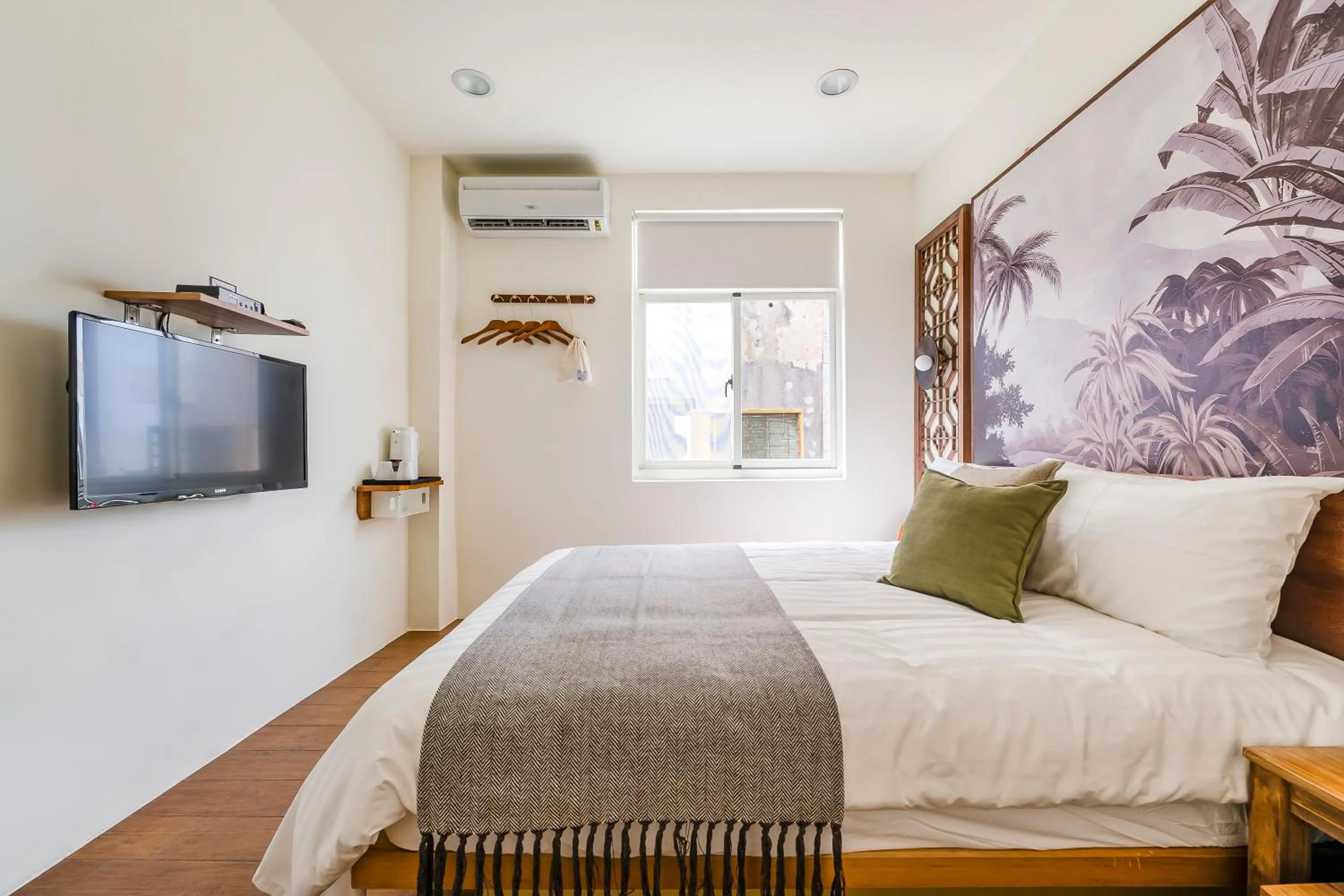 Photo of the whole room, Bed in Chin Style Smart Stay