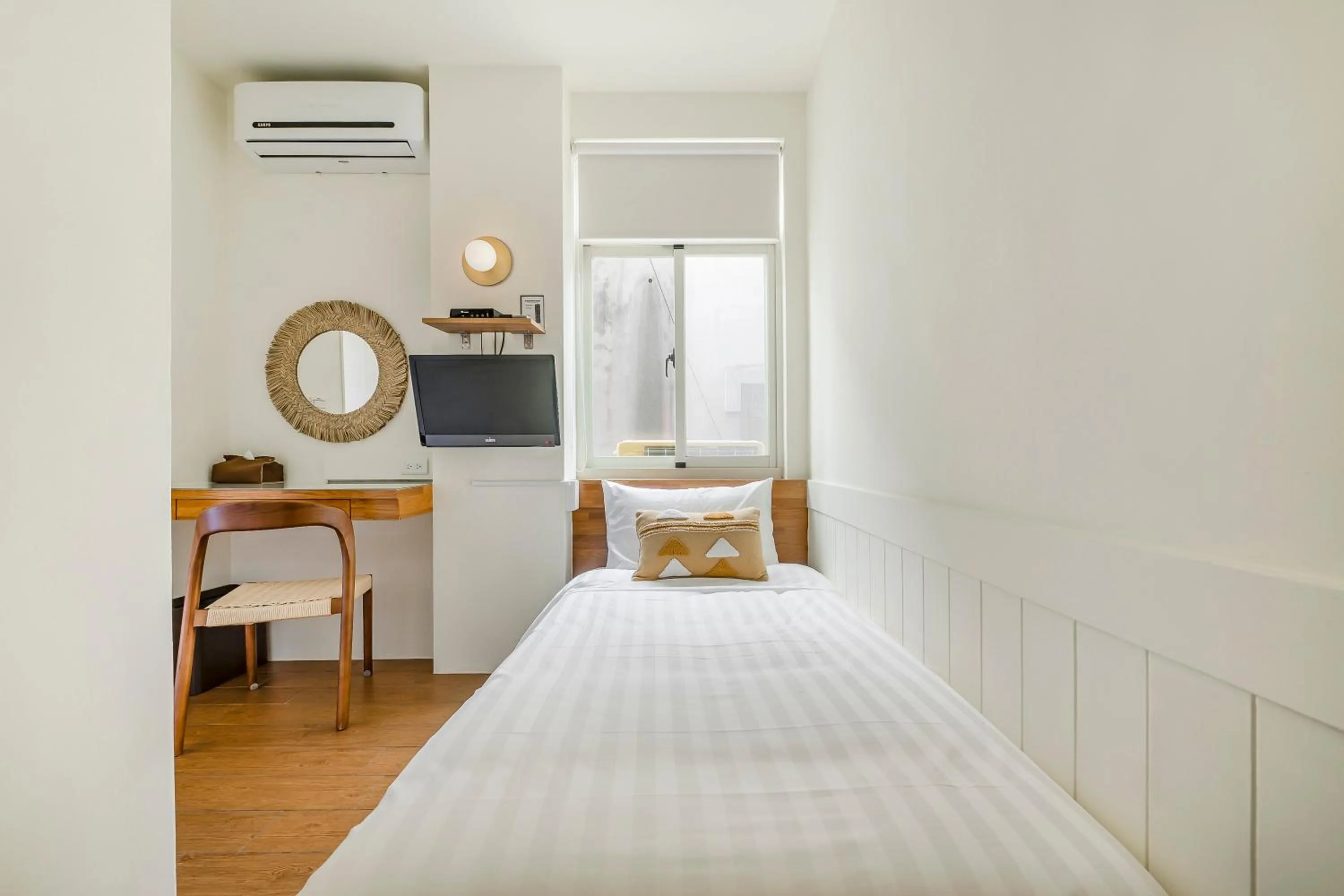 Photo of the whole room, Bed in Chin Style Smart Stay