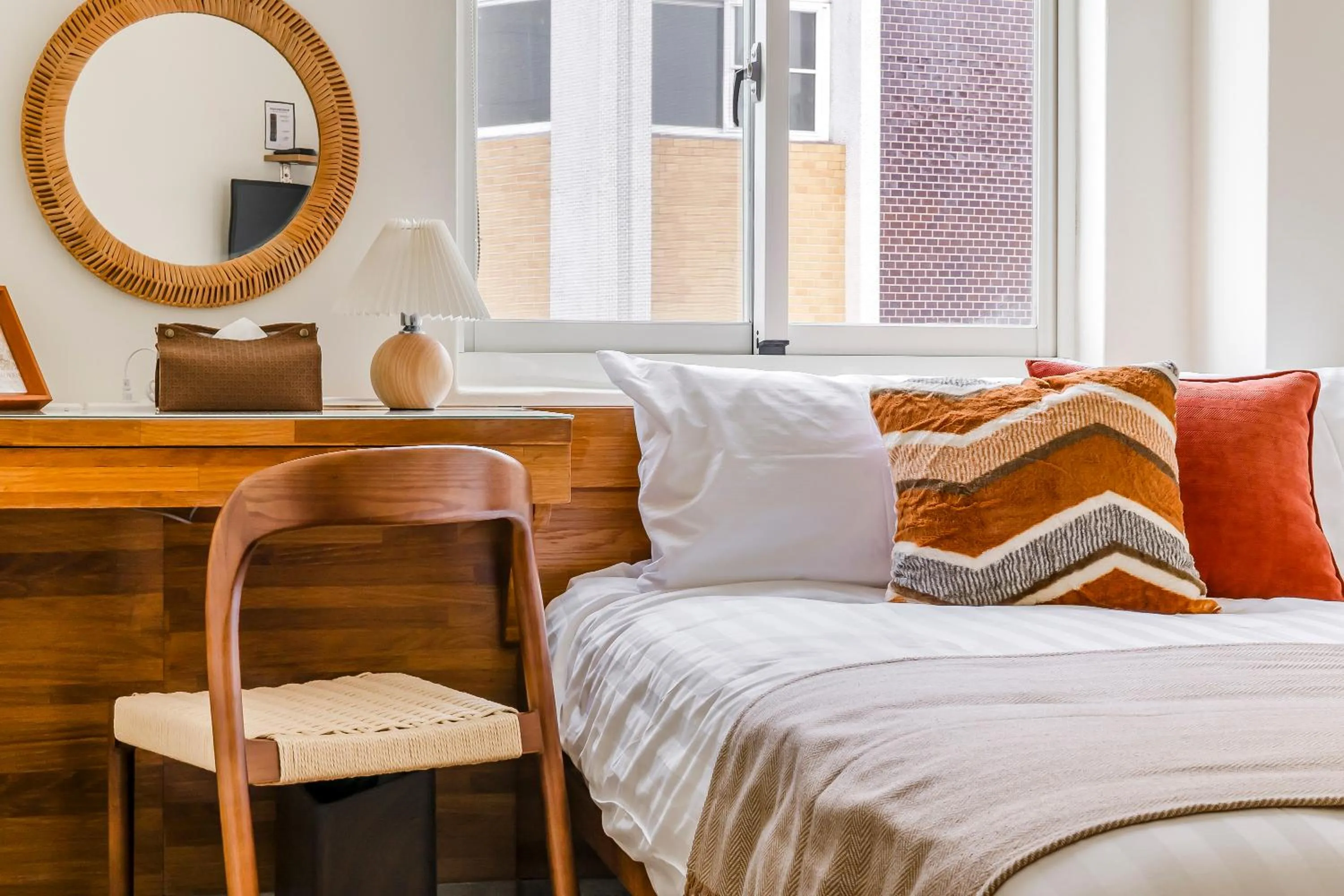 Bed in Chin Style Smart Stay