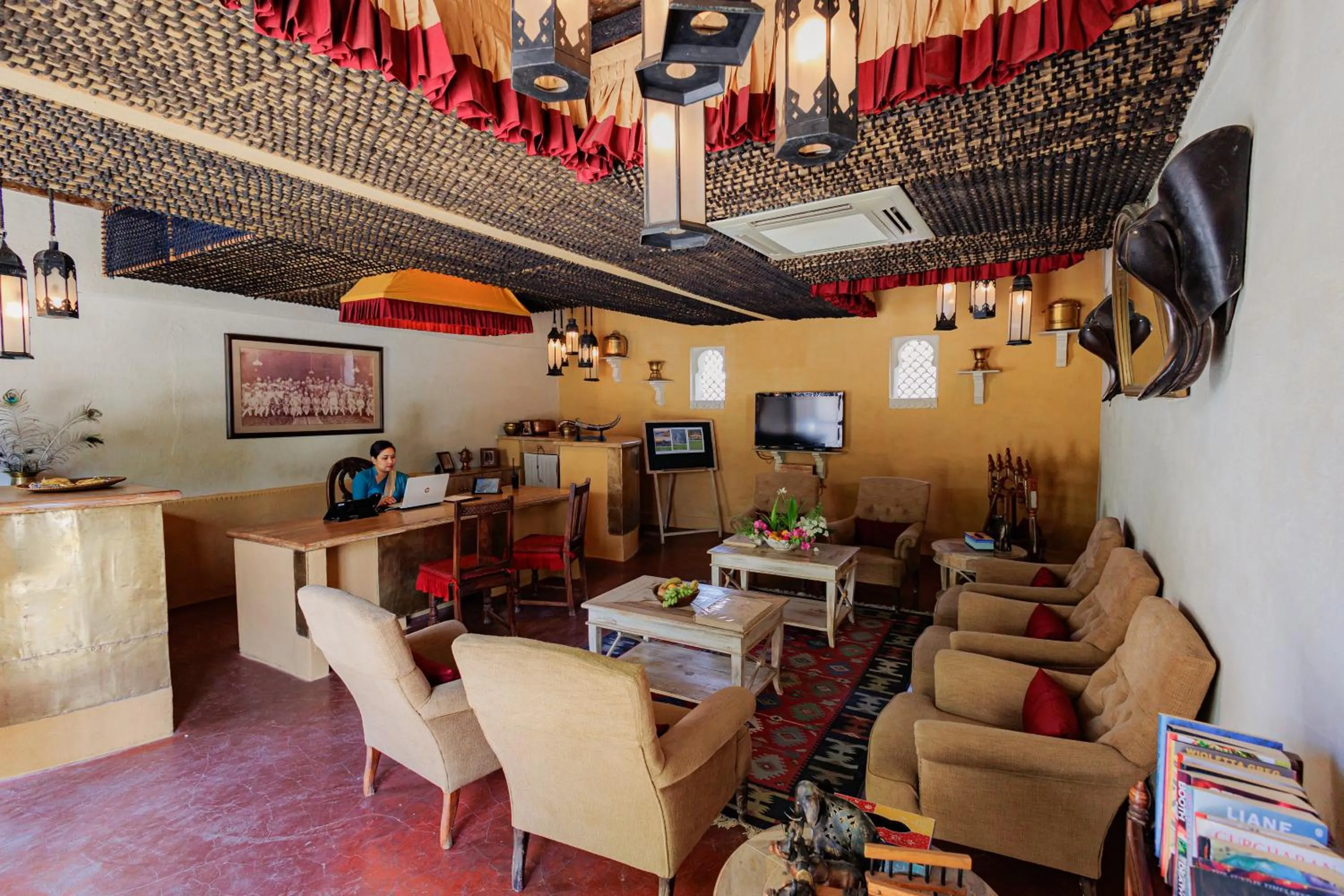 Communal lounge/ TV room in The Rawla Narlai - A Luxury Heritage Stay in Leopard Country