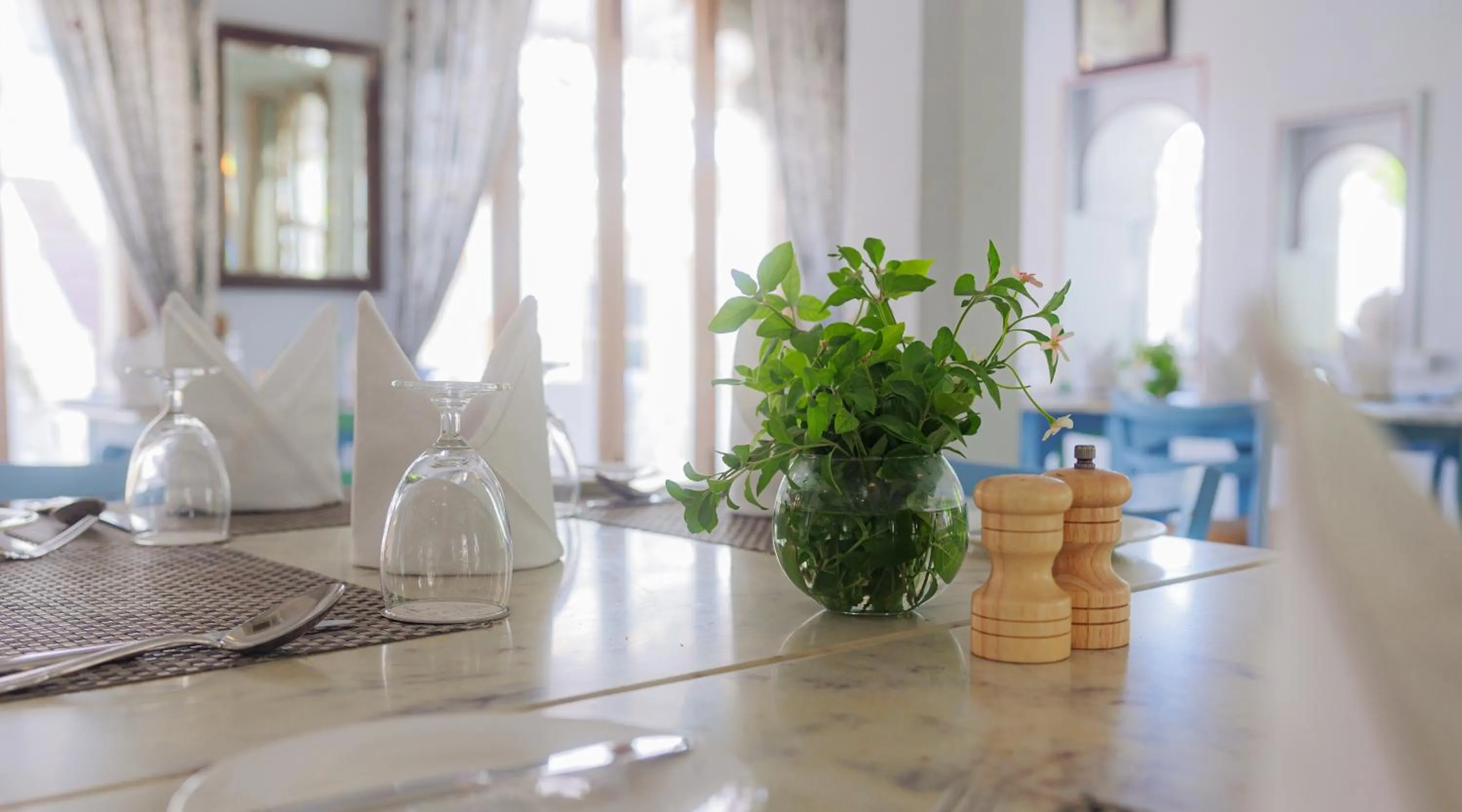 Restaurant/places to eat in The Rawla Narlai - A Luxury Heritage Stay in Leopard Country