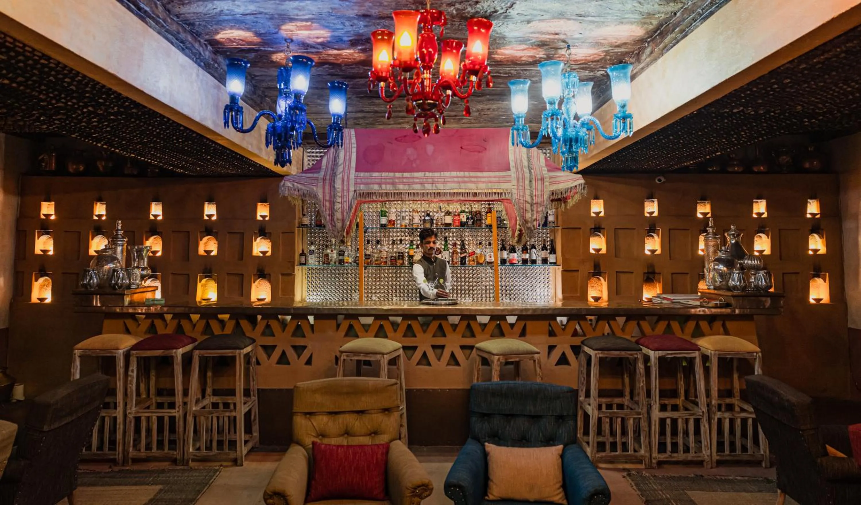 Lounge or bar in The Rawla Narlai - A Luxury Heritage Stay in Leopard Country