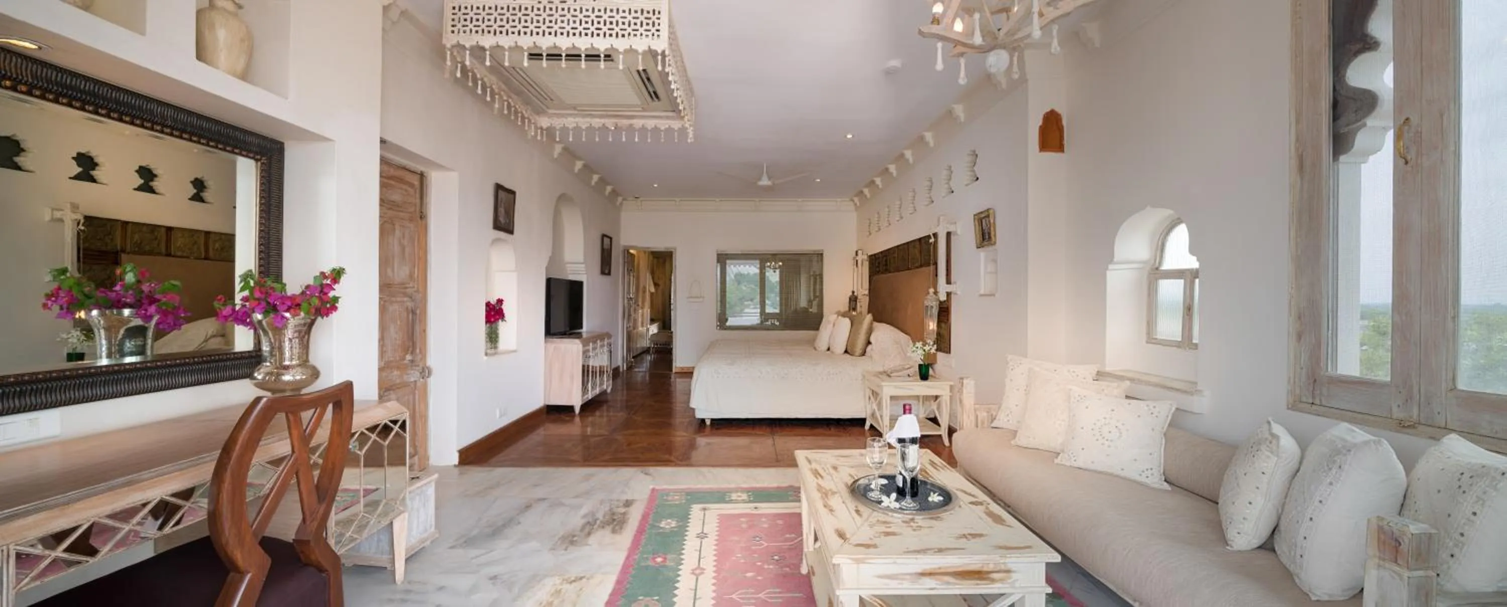 Living room, Bed in The Rawla Narlai - A Luxury Heritage Stay in Leopard Country