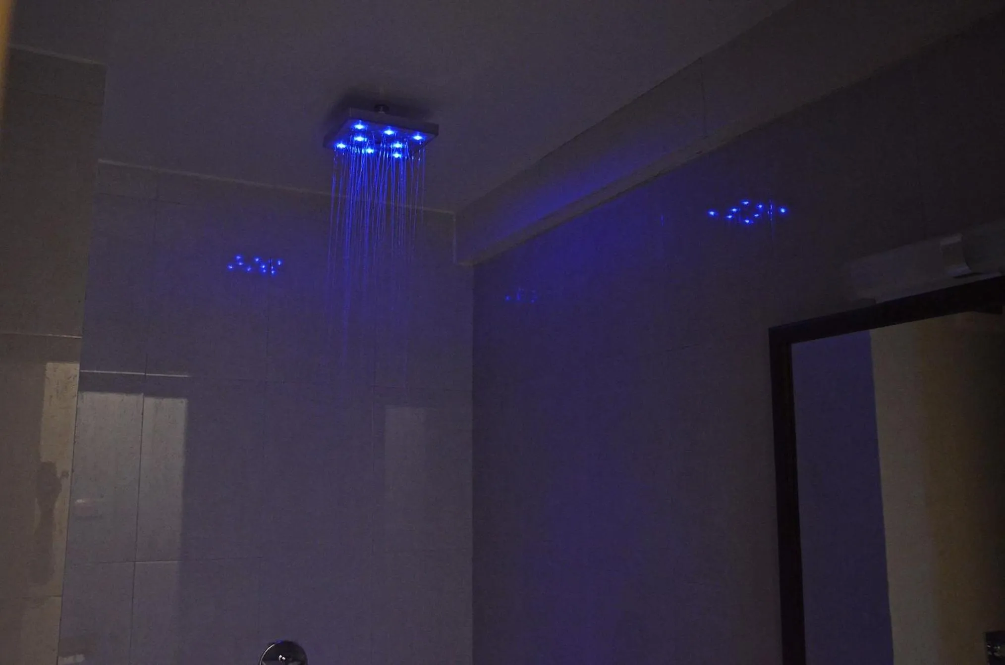 Bathroom in Hotel GreenLand-Elegant