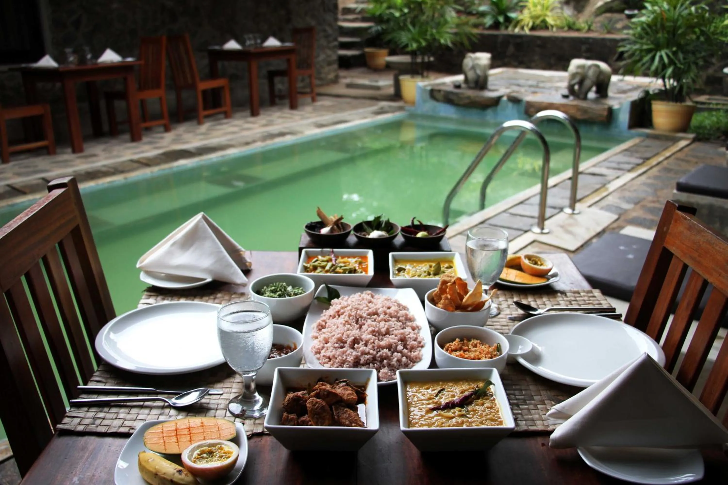 Dining area in Serendip Stone Hotel and Bungalow