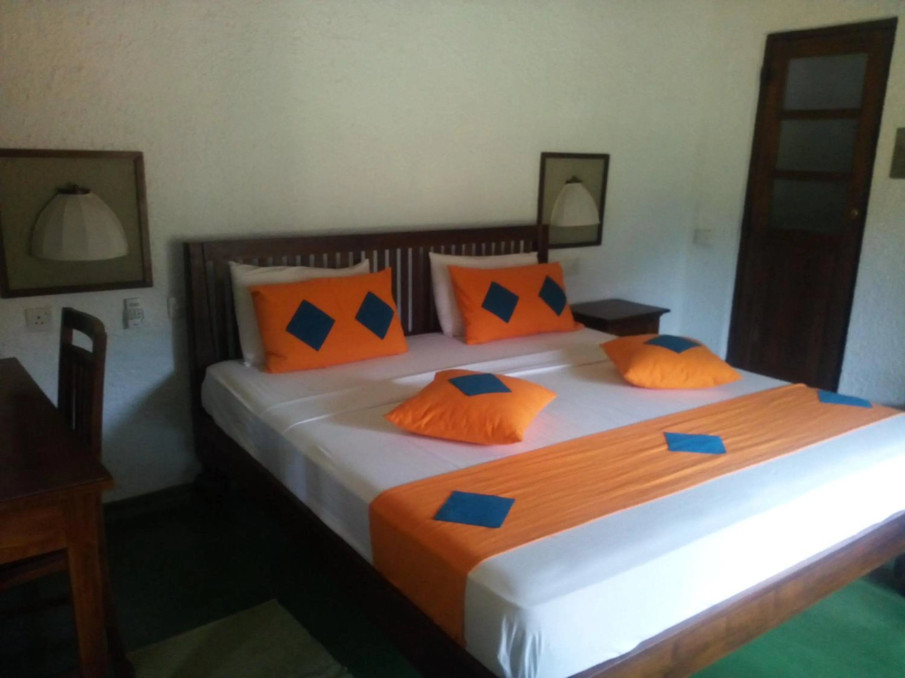 Bed in Serendip Stone Hotel and Bungalow