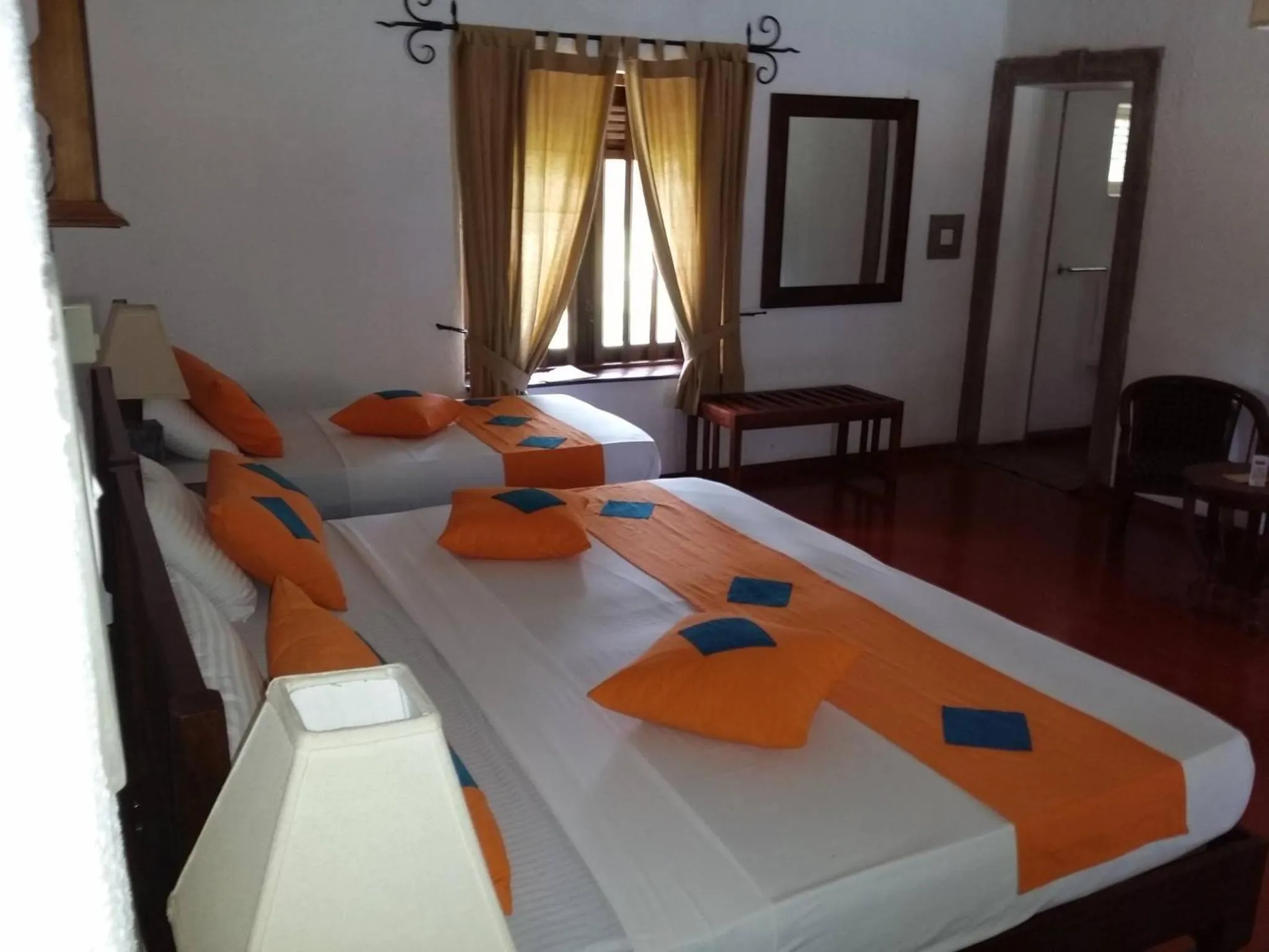 Living room, Bed in Serendip Stone Hotel and Bungalow