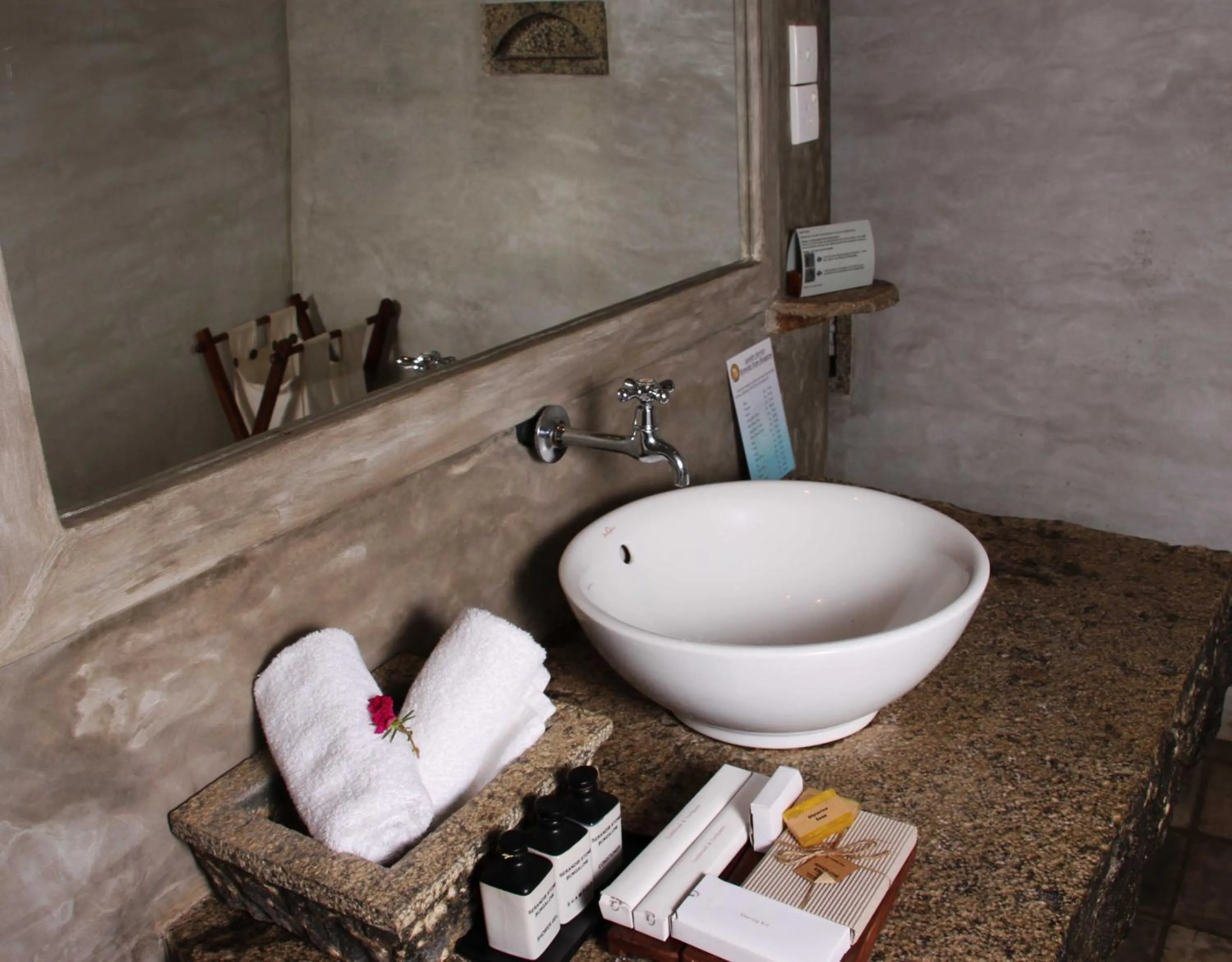 Bathroom in Serendip Stone Hotel and Bungalow