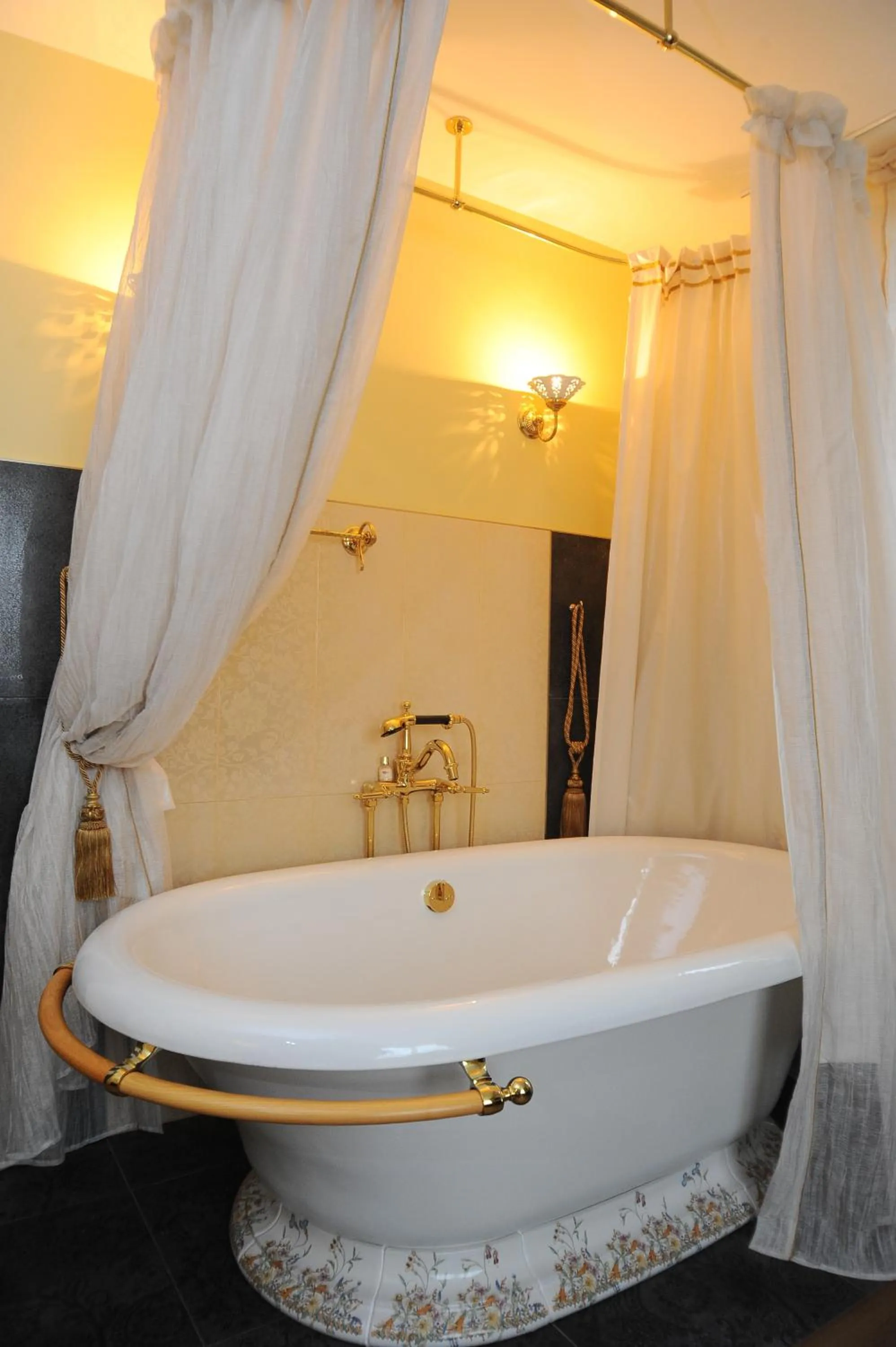 Photo of the whole room in Argo Trakai