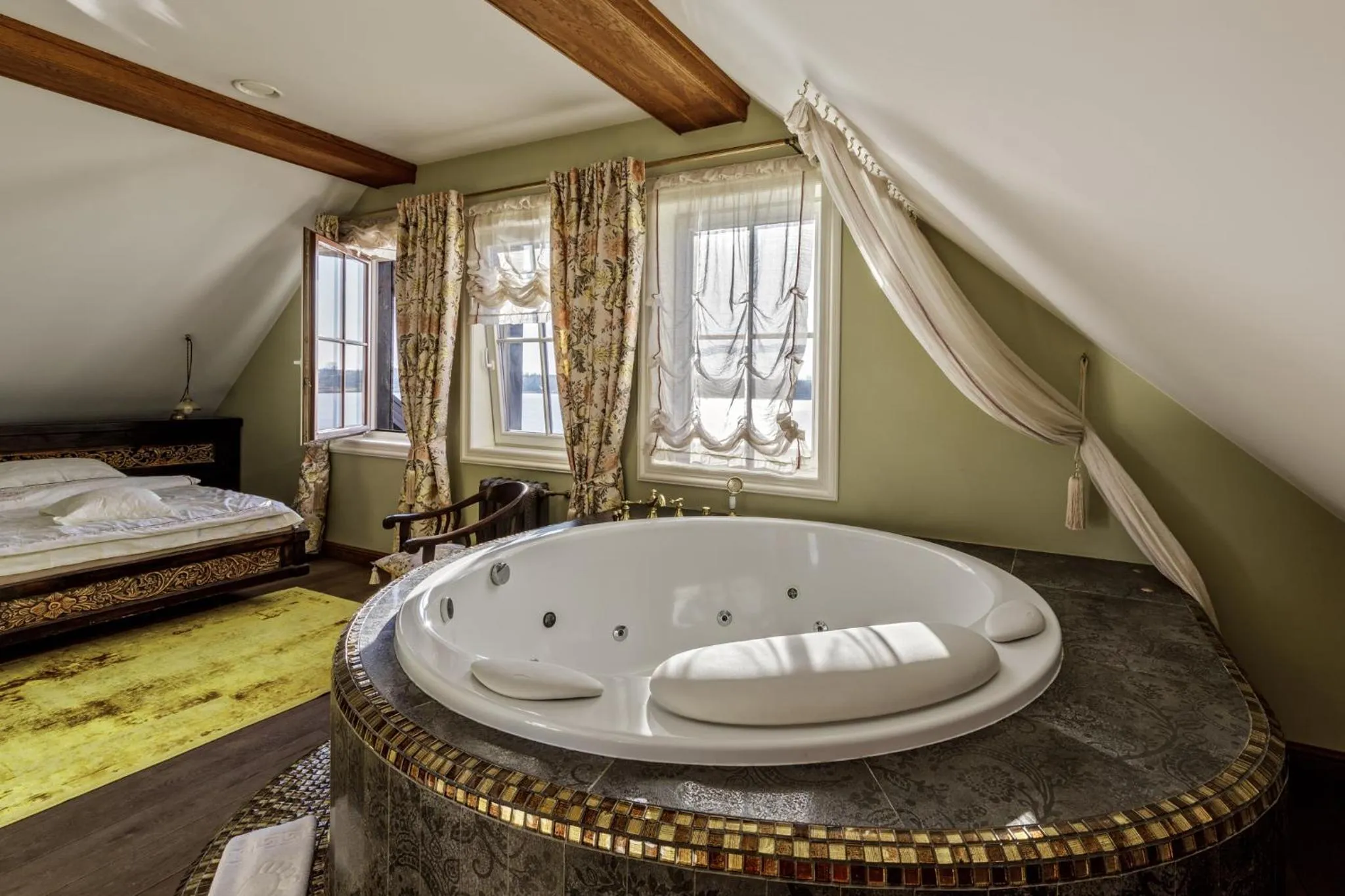 VIP, Bed in Argo Trakai