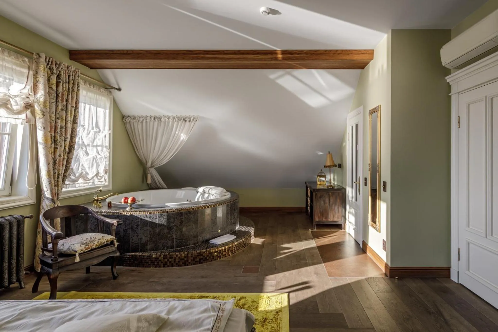 Photo of the whole room, Bed in Argo Trakai