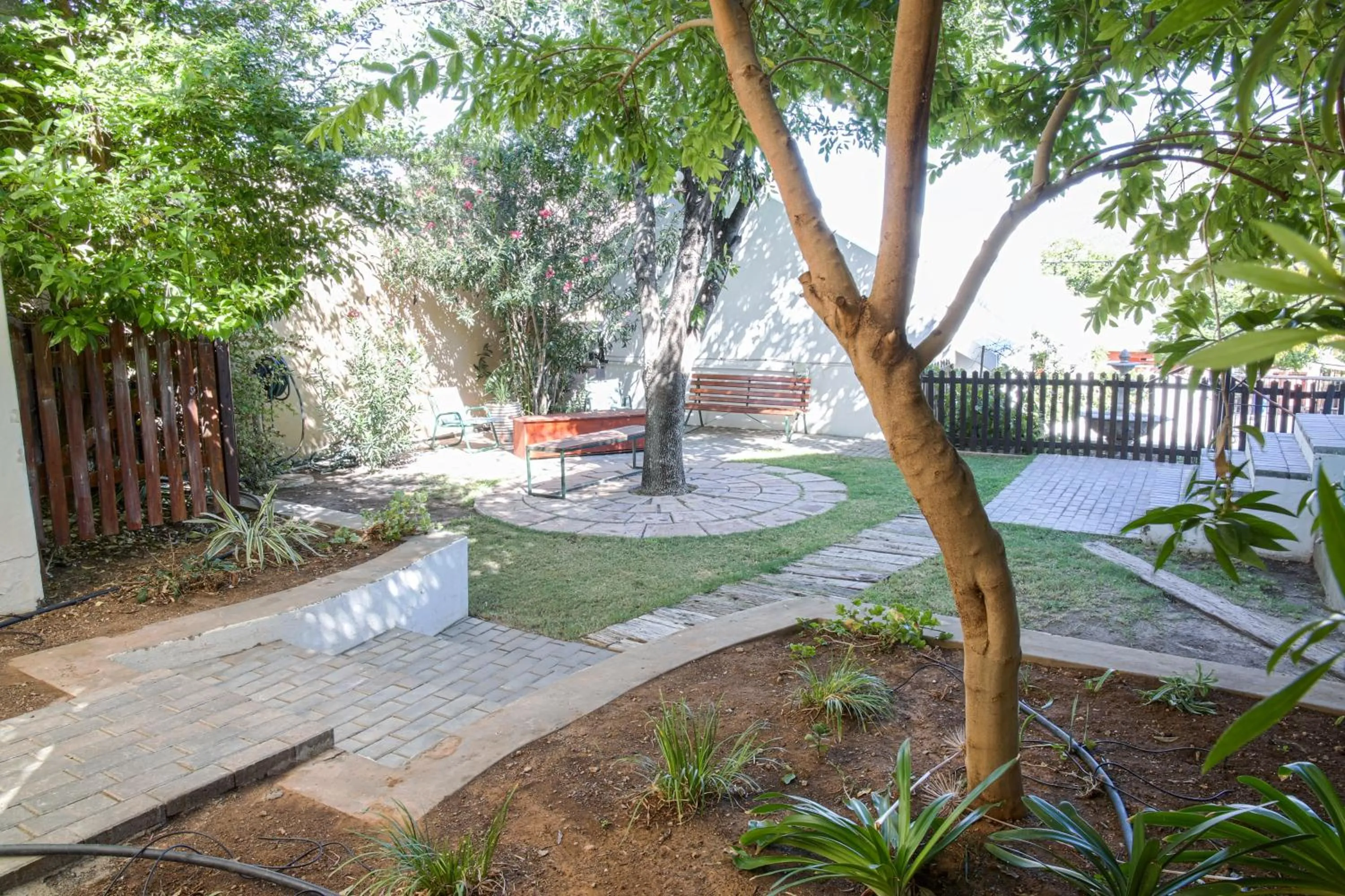 Garden in Queen Manor Boutique Guest House