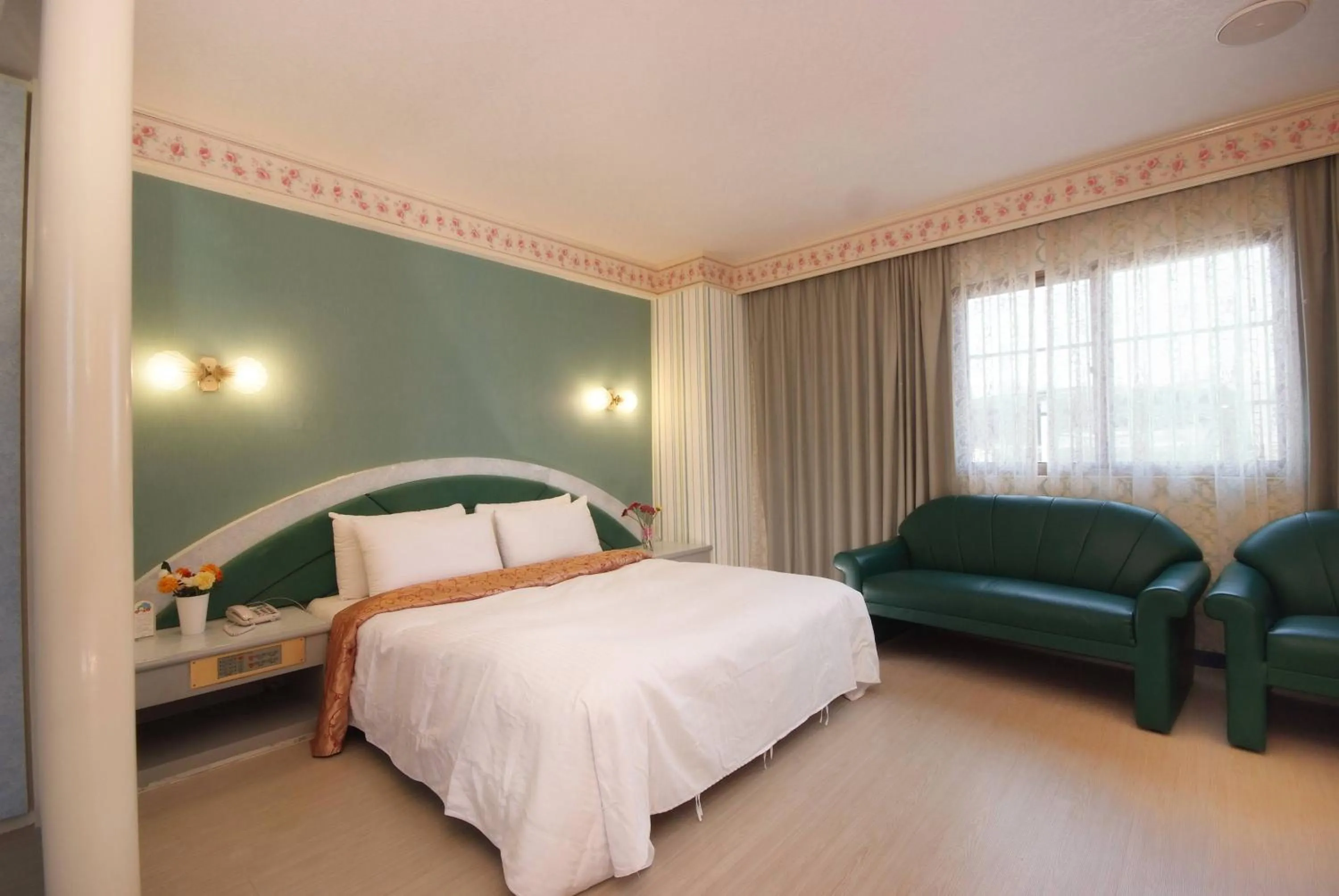 Photo of the whole room in Chiao Yuan Hotel