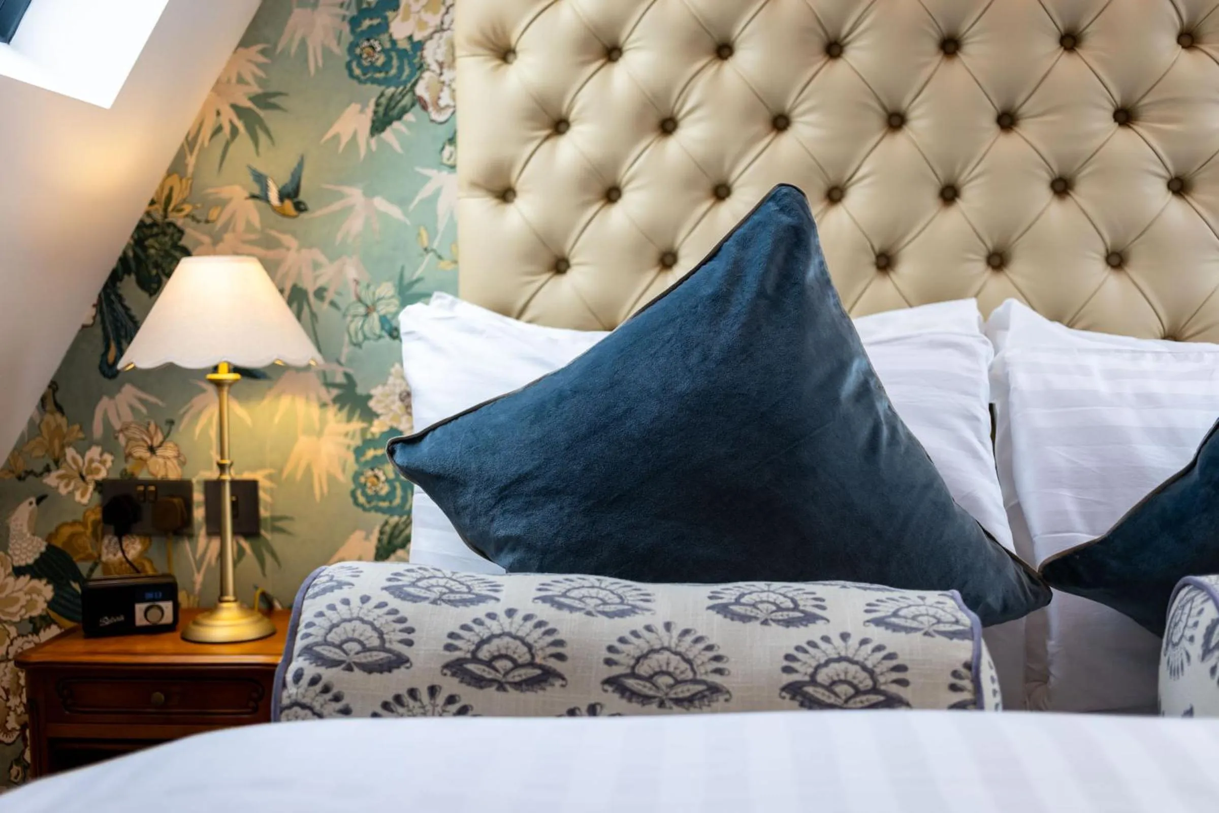 Bedroom, Bed in The Red Lion Hotel