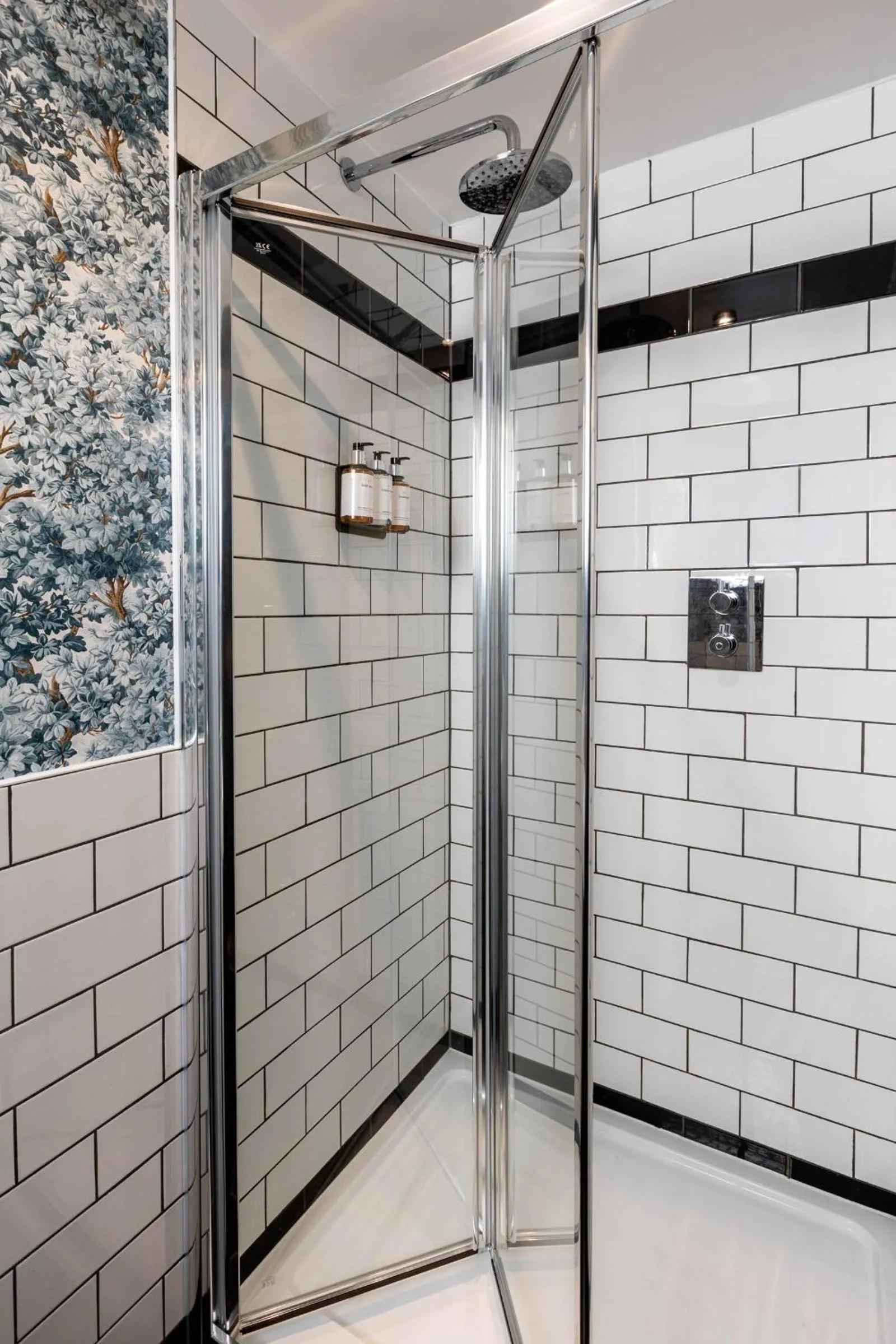 Bathroom in The Red Lion Hotel