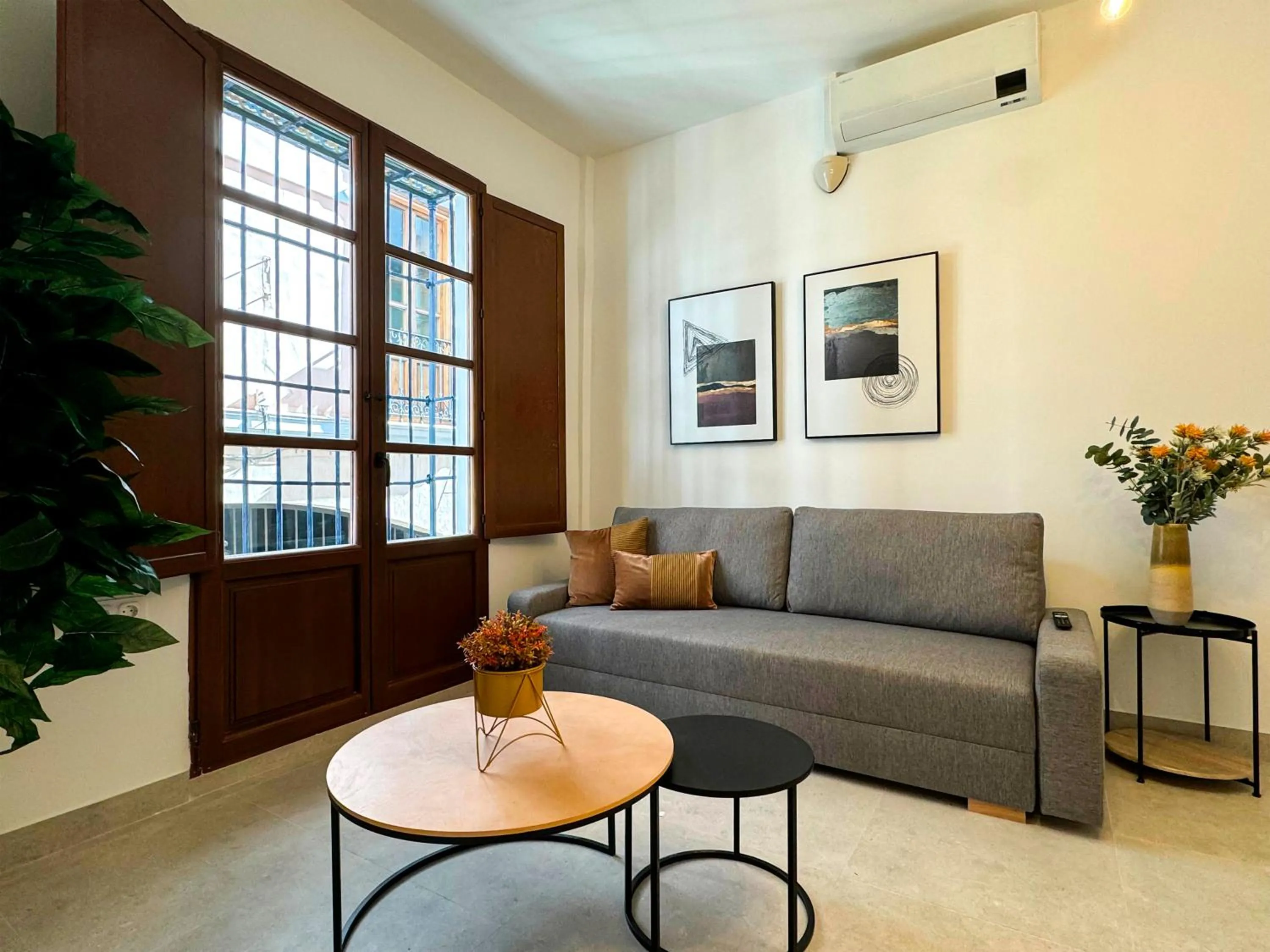 Living room in Apartamentos Plaza San Agustín 3000