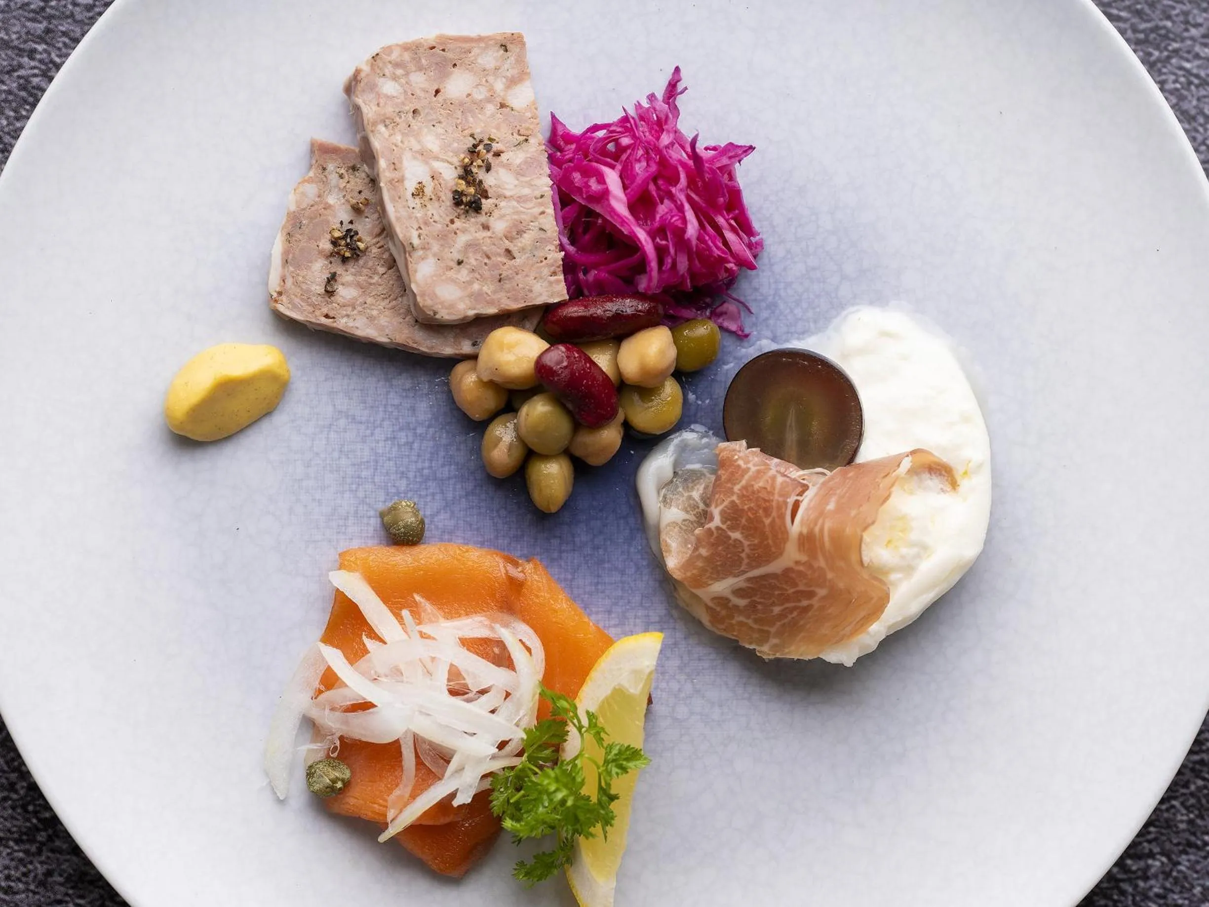 Restaurant/places to eat in Kumamoto Hotel Castle