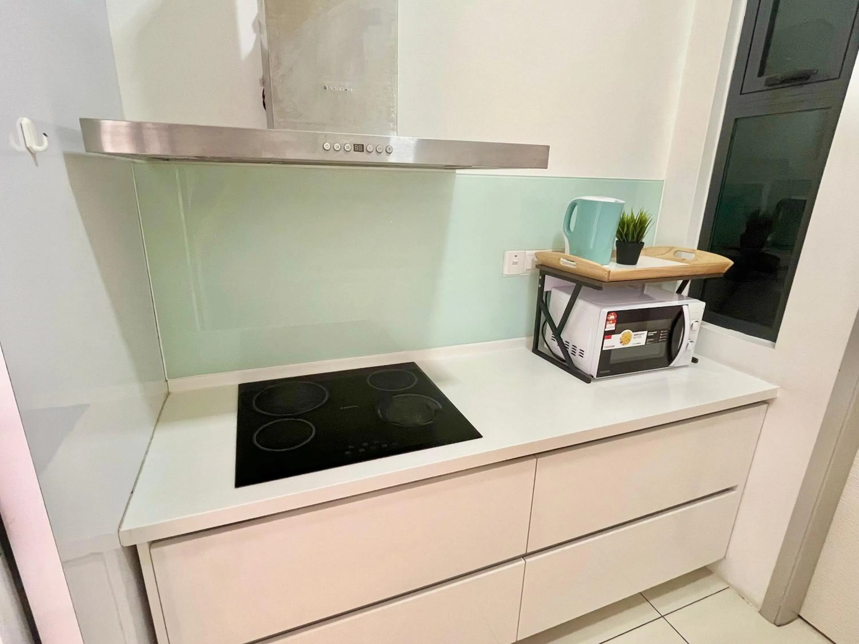 Kitchen or kitchenette in Jazz Service Suite