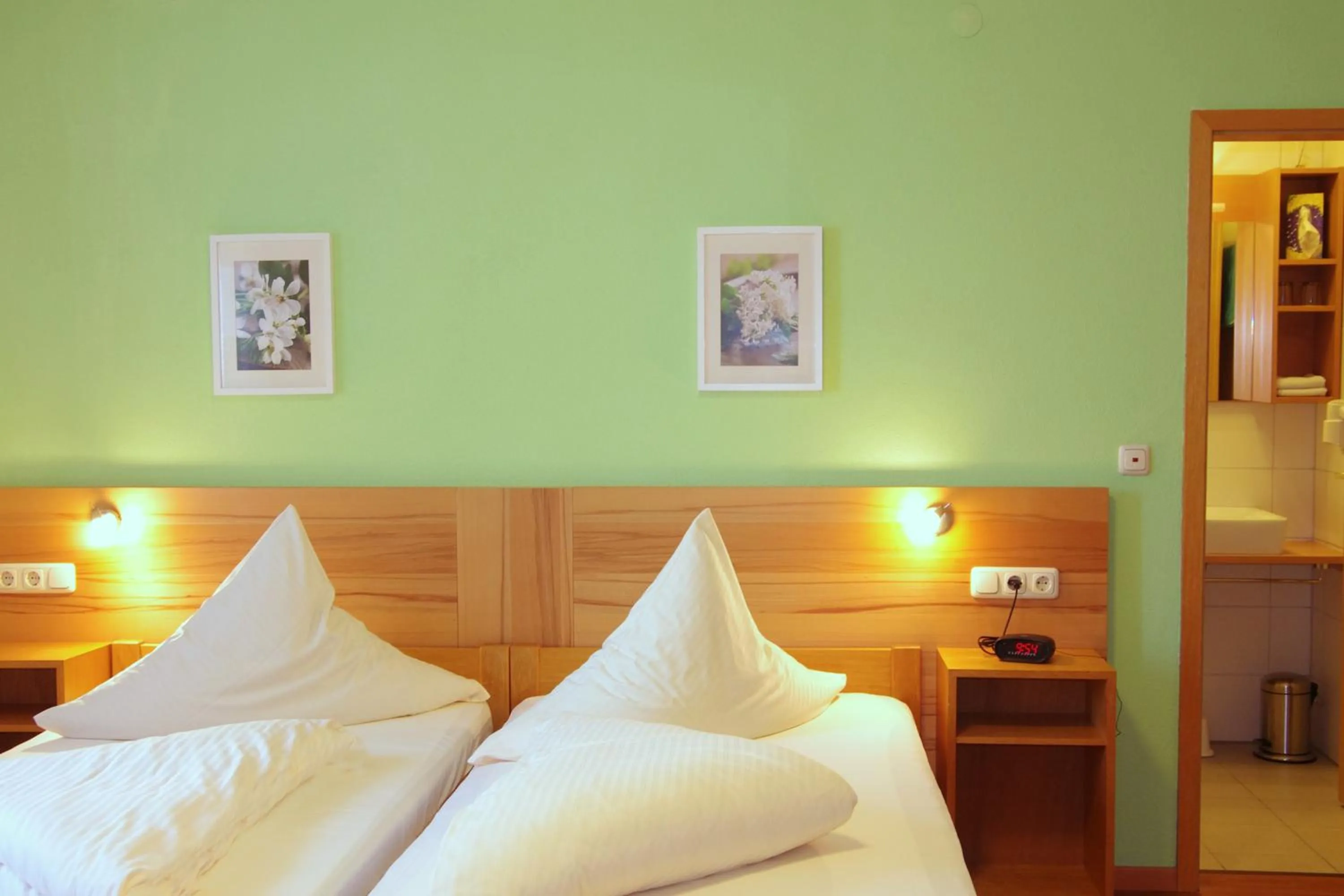 Photo of the whole room, Bed in Löwenhof