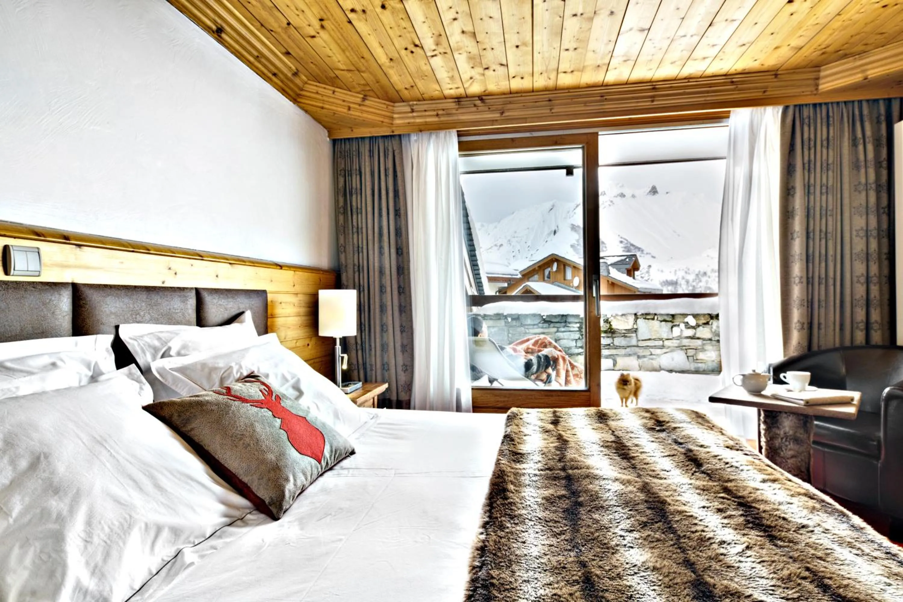 Bedroom, Bed in Hôtel Saint-Martin