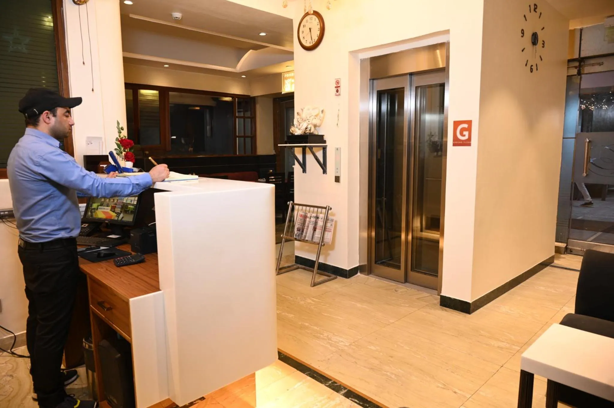 elevator in Jullundur Hotel & Restaurant