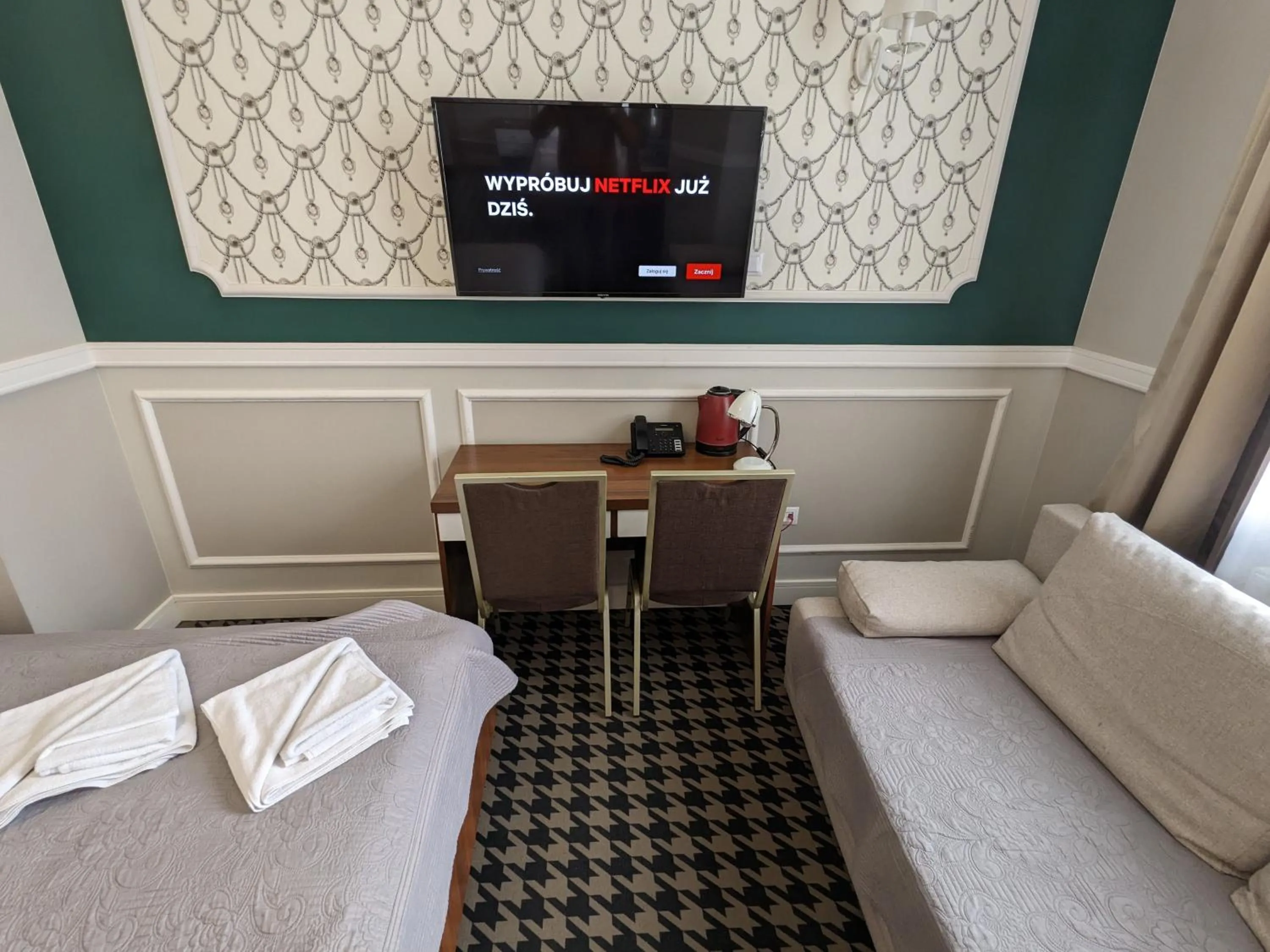TV and multimedia, Bed in Hotel Kamienica