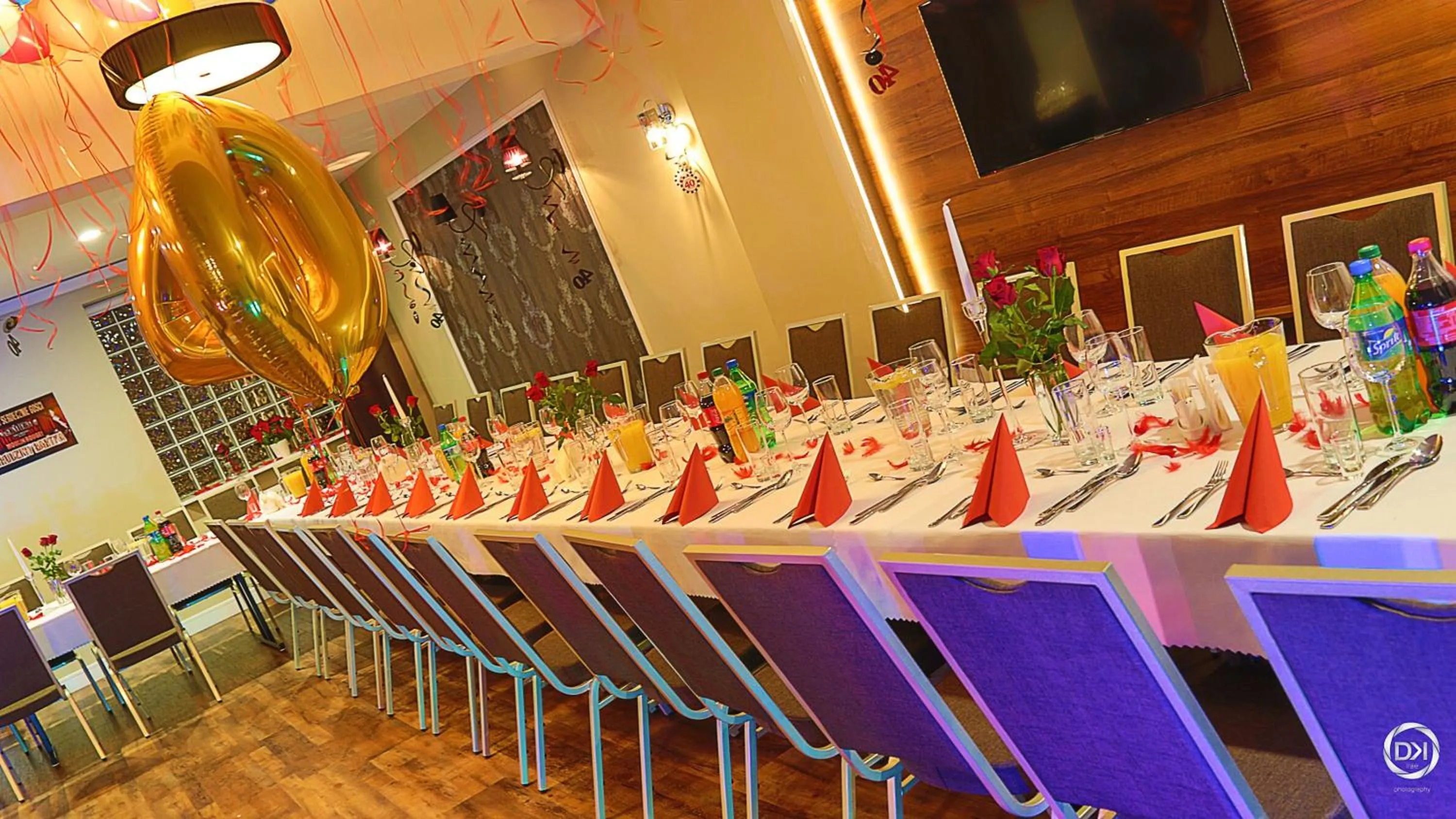 Communal lounge/ TV room in Hotel Kamienica