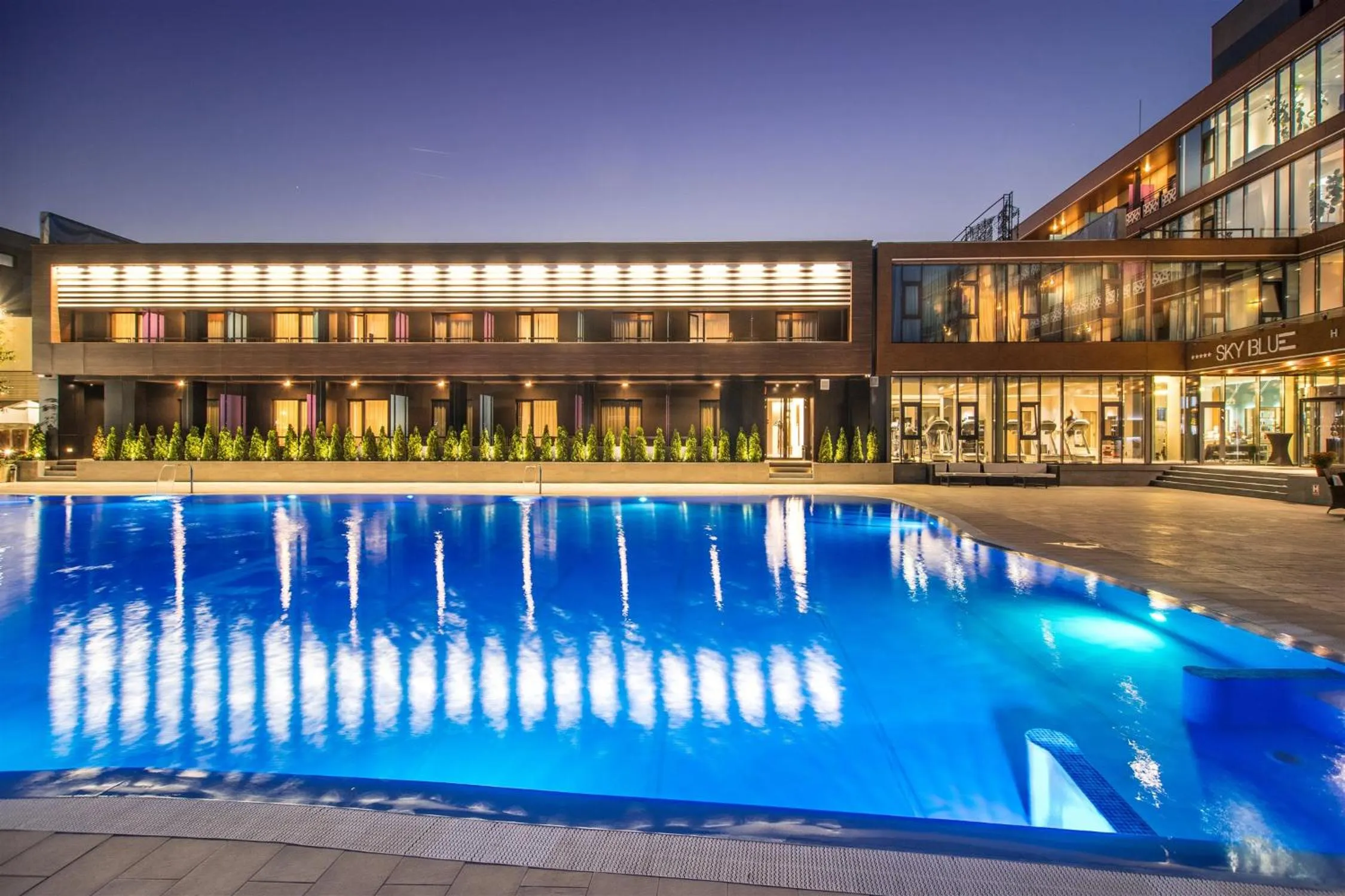 Night in Sky Blue Hotel & Spa