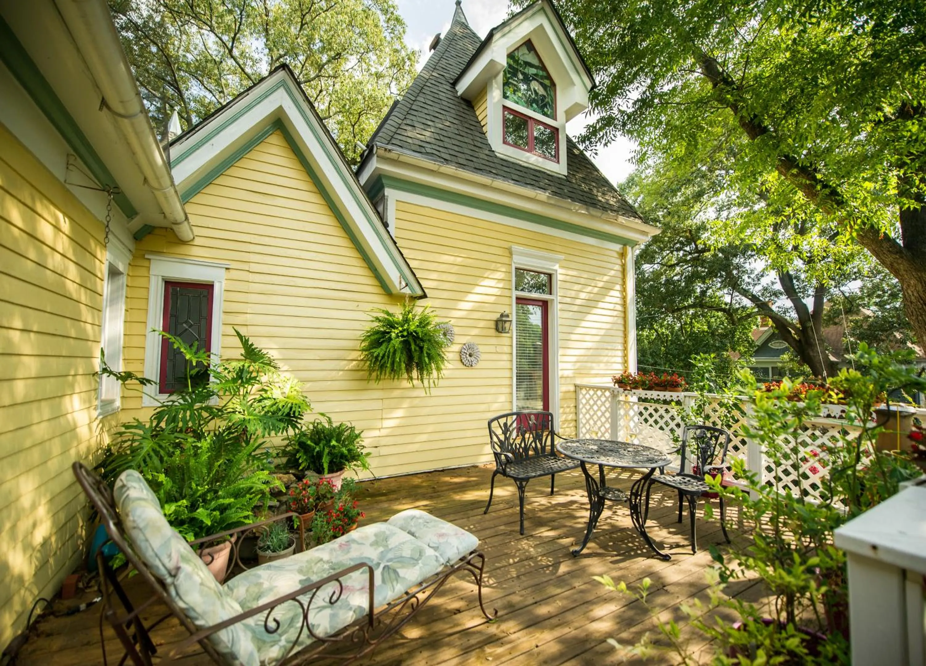 Sugar Magnolia Bed and Breakfast