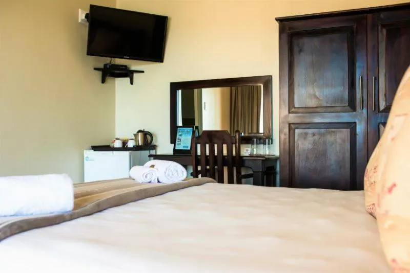 Double Room with Sea View in The Tides Inn Bed and Breakfast