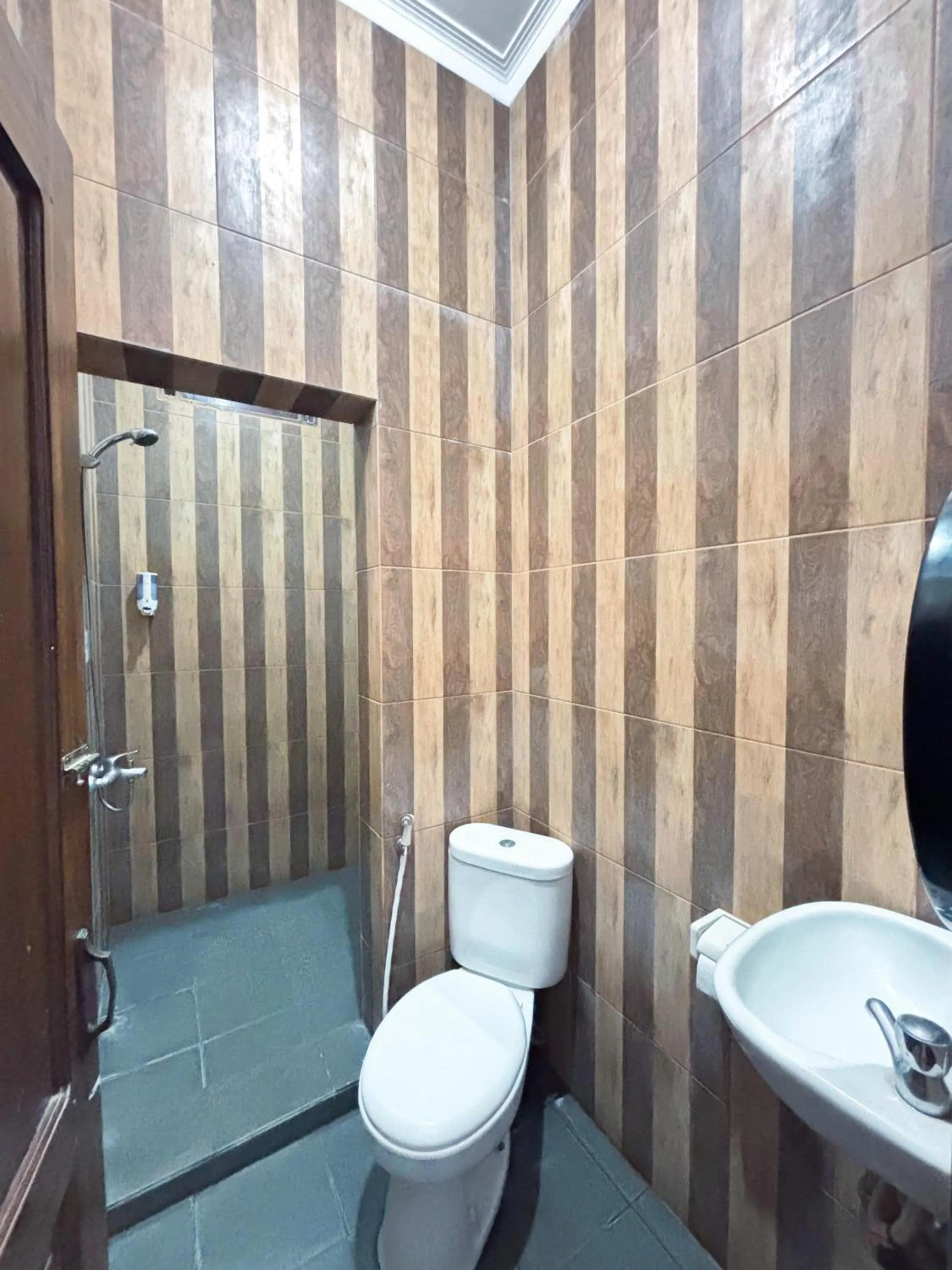 Bathroom in OstiC House