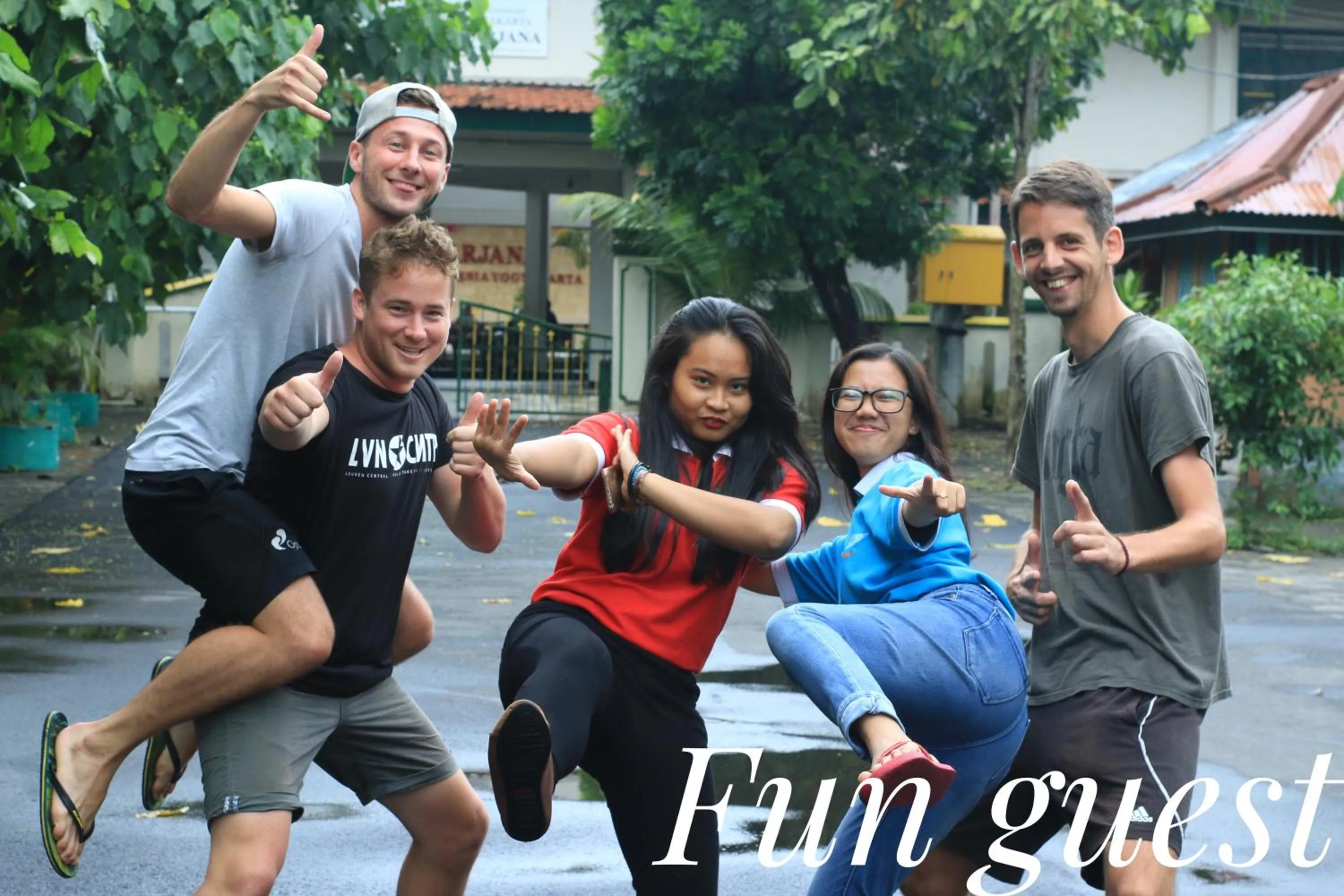 Guests in OstiC House