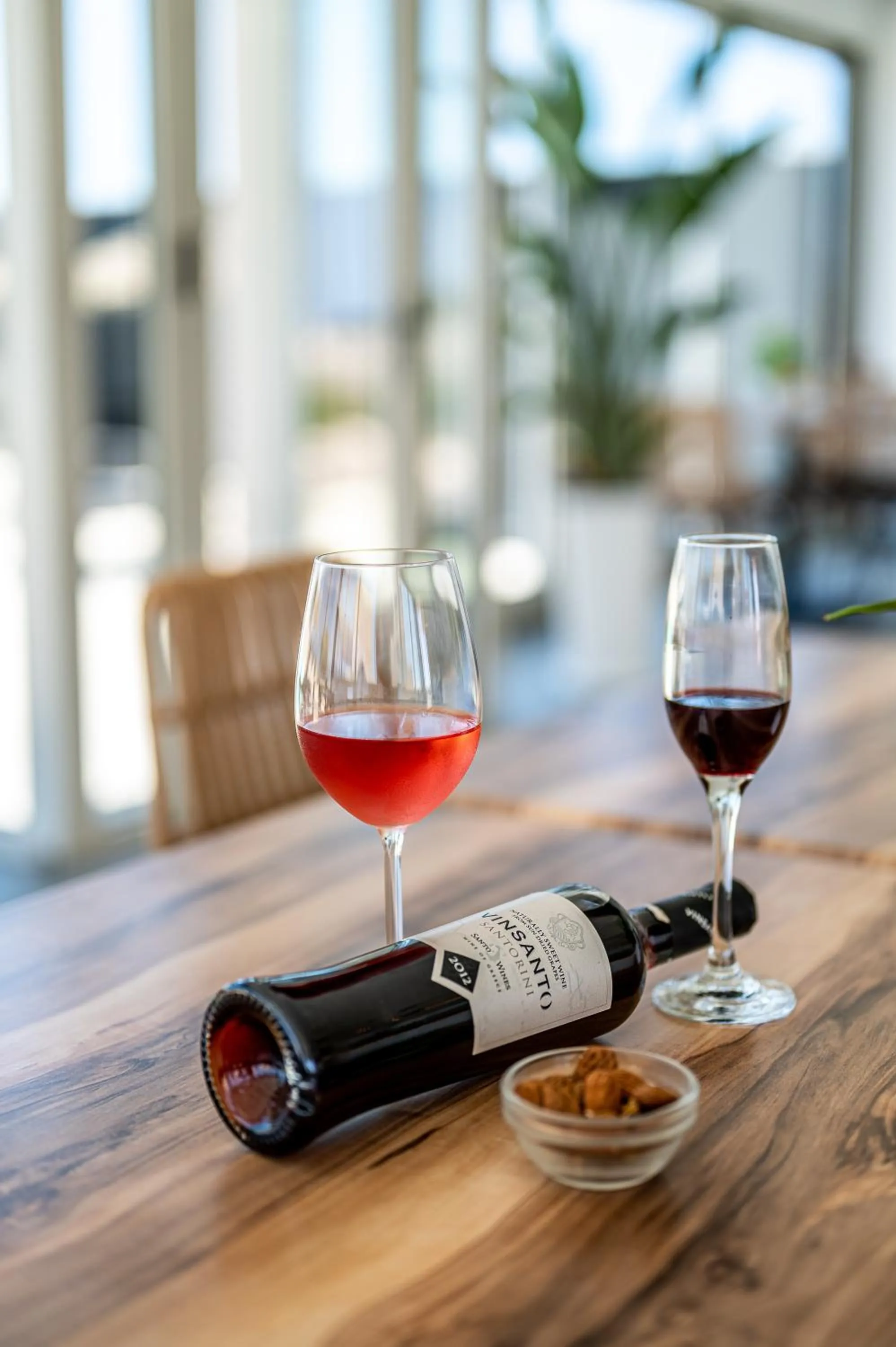 Restaurant/places to eat in En Plo Boutique Suites