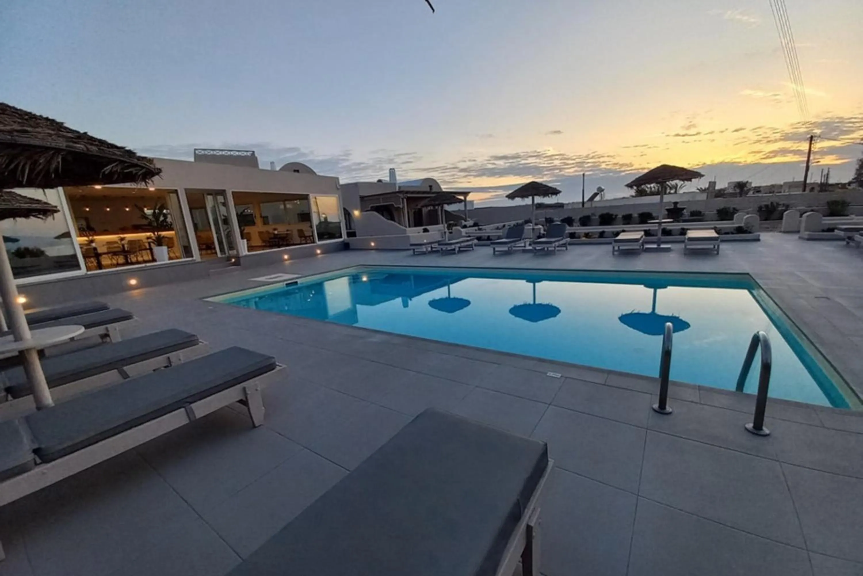 Property building in En Plo Boutique Suites