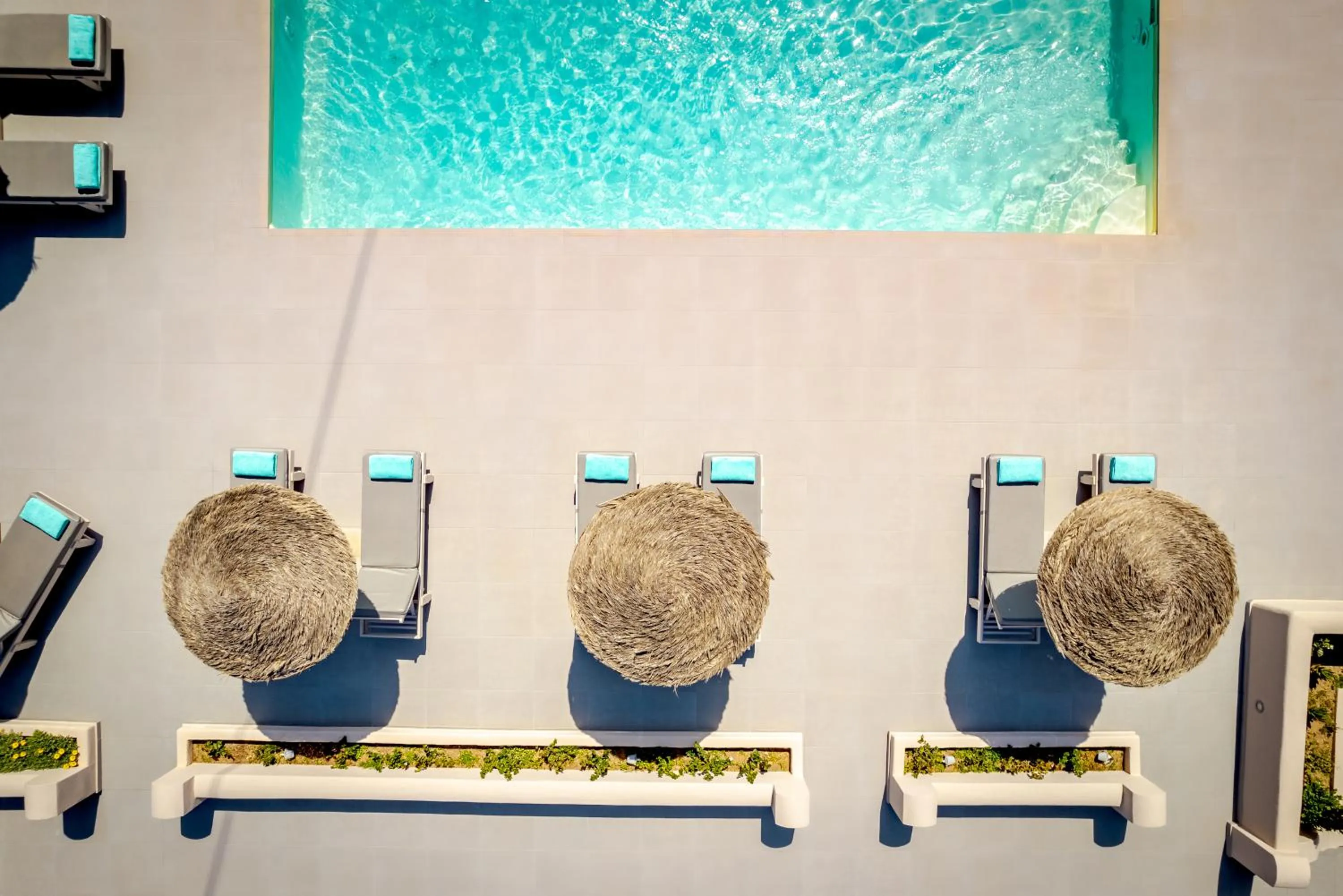 Swimming pool in En Plo Boutique Suites