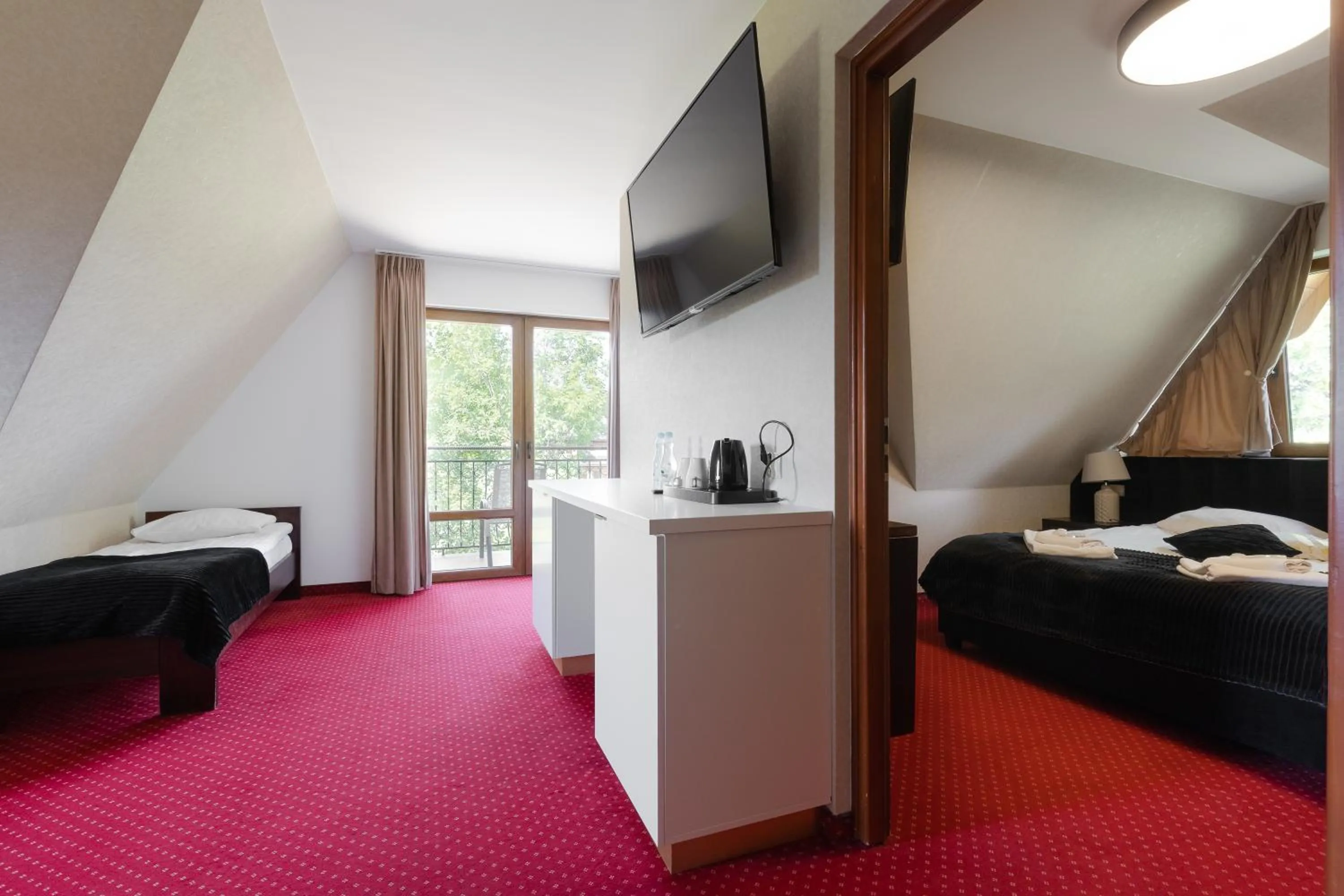 Communal lounge/ TV room, Bed in Dworek pod Giewontem - Jacuzzi & Sauna