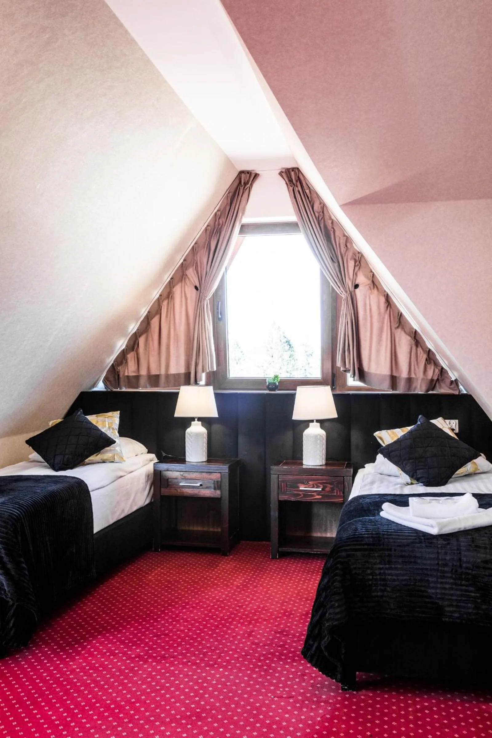 Bed in Dworek pod Giewontem - Jacuzzi & Sauna