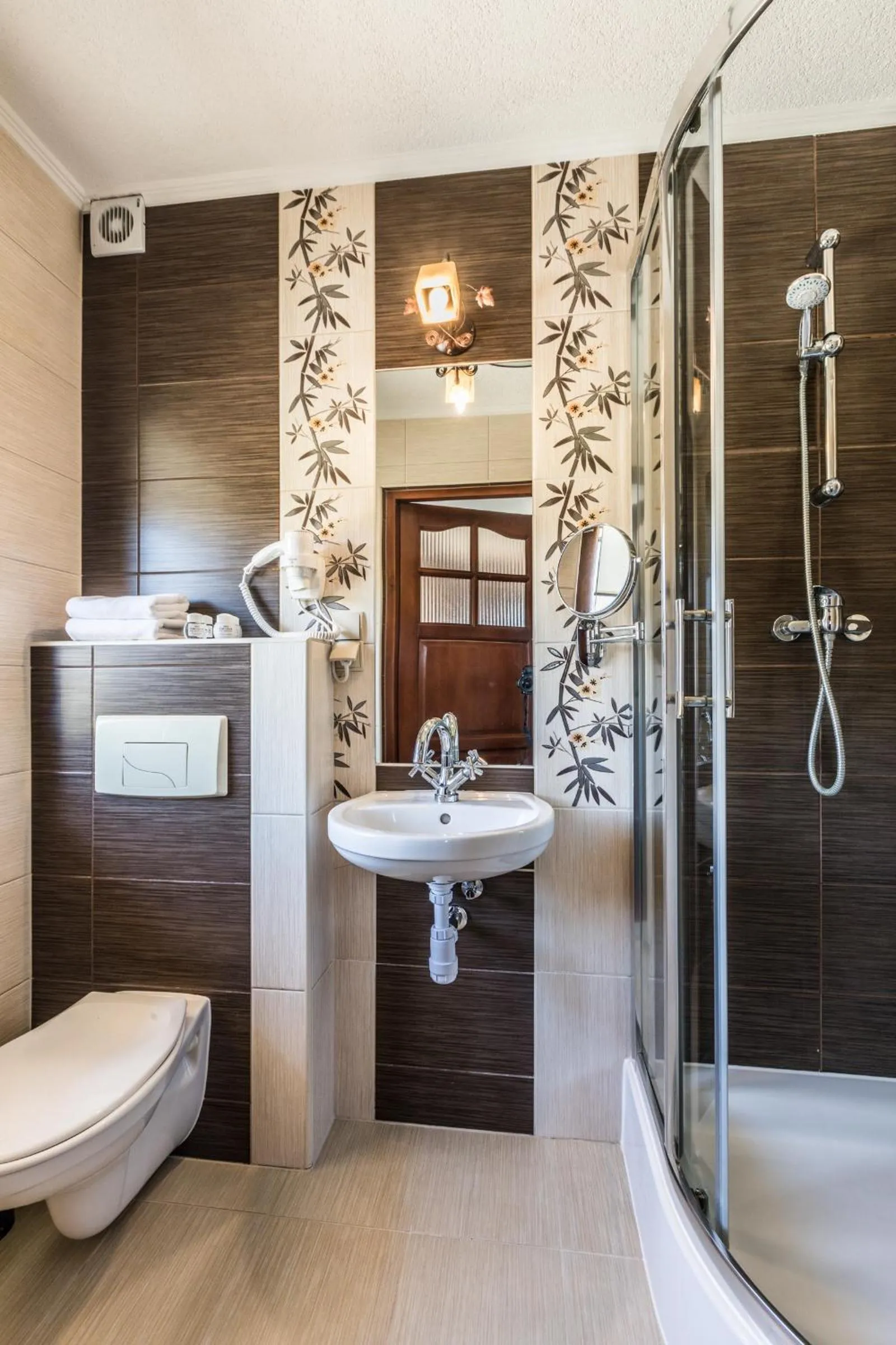 Shower in Dworek pod Giewontem - Jacuzzi & Sauna