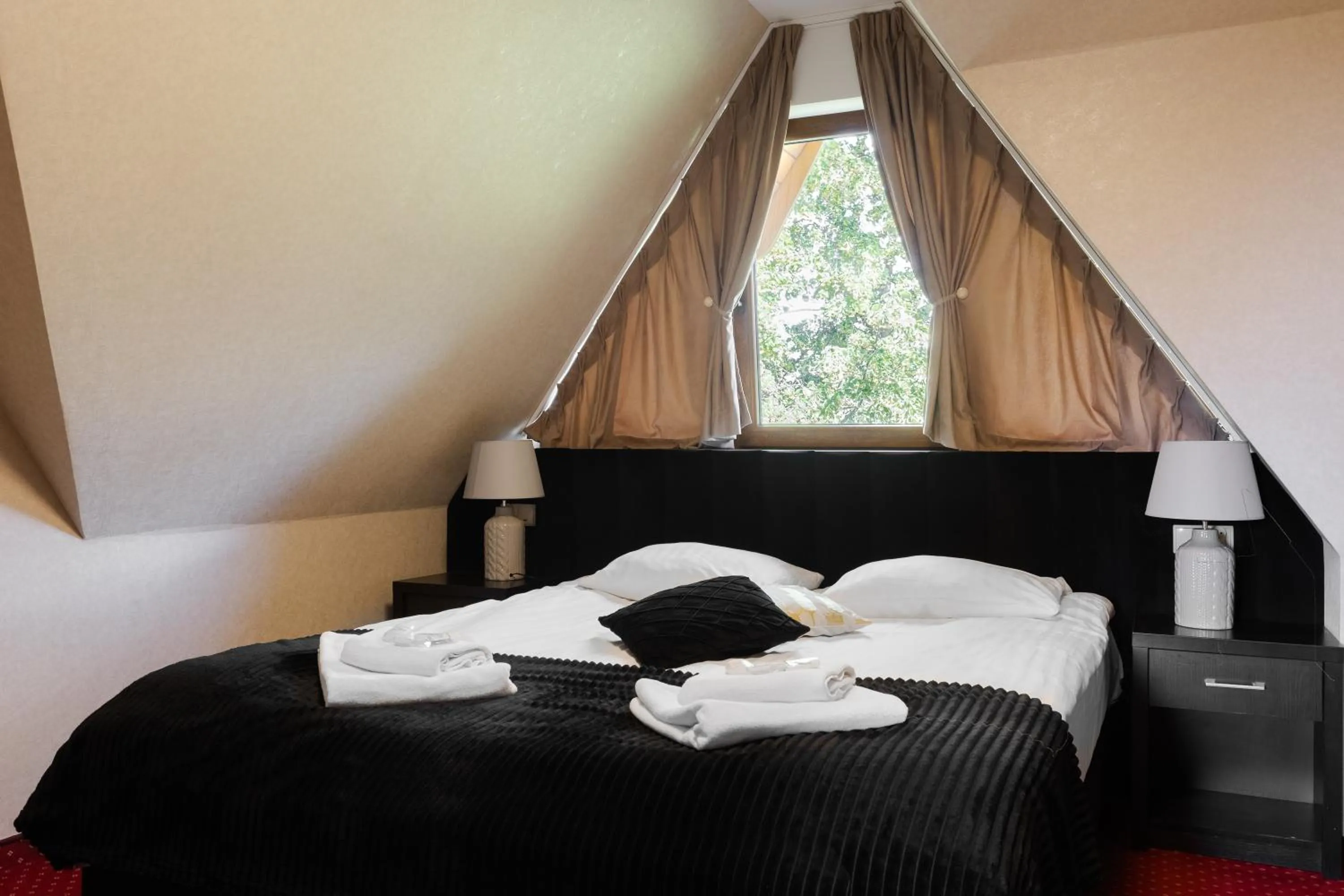 Bed in Dworek pod Giewontem - Jacuzzi & Sauna