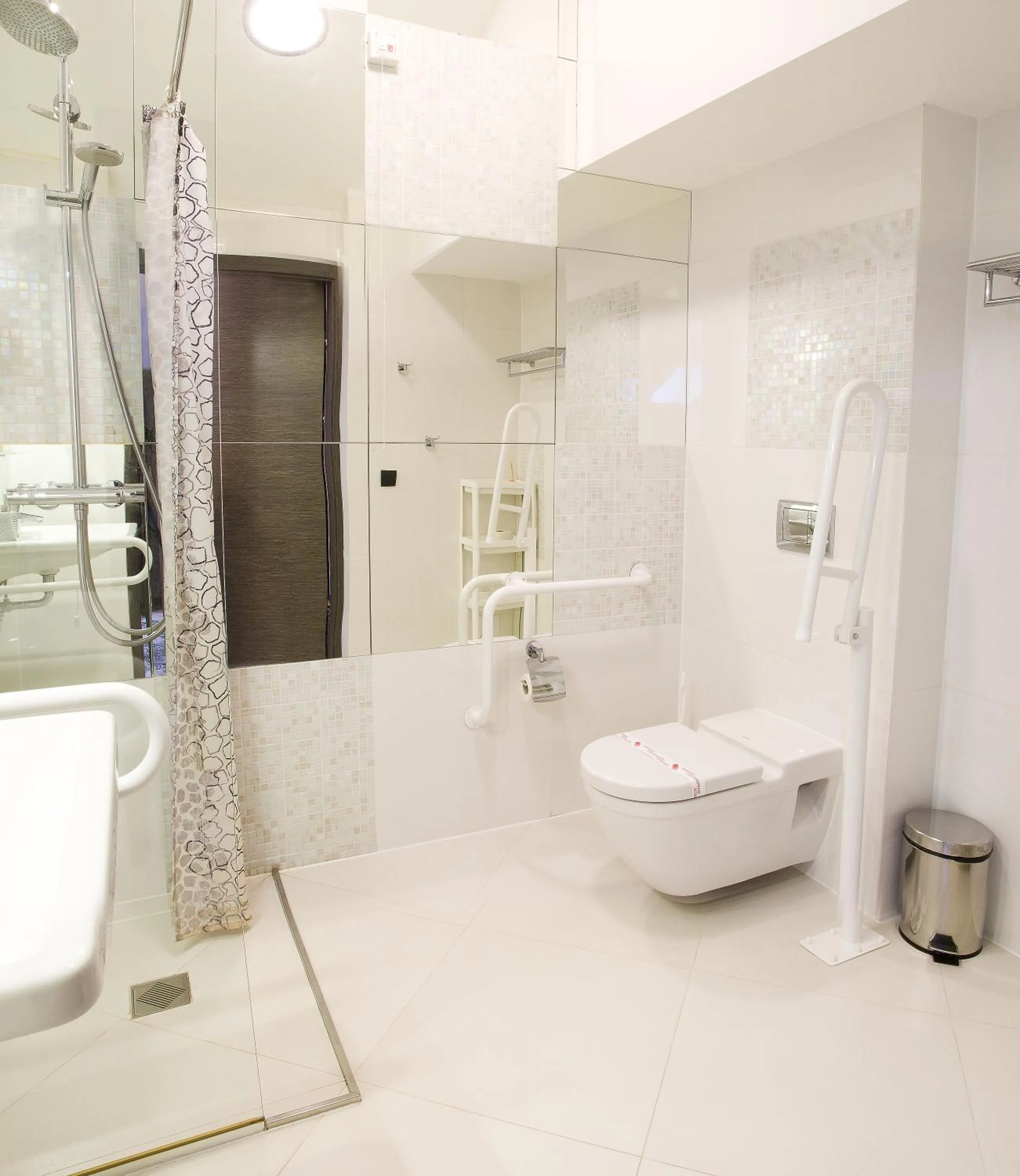 Shower in Hotel Zacisze