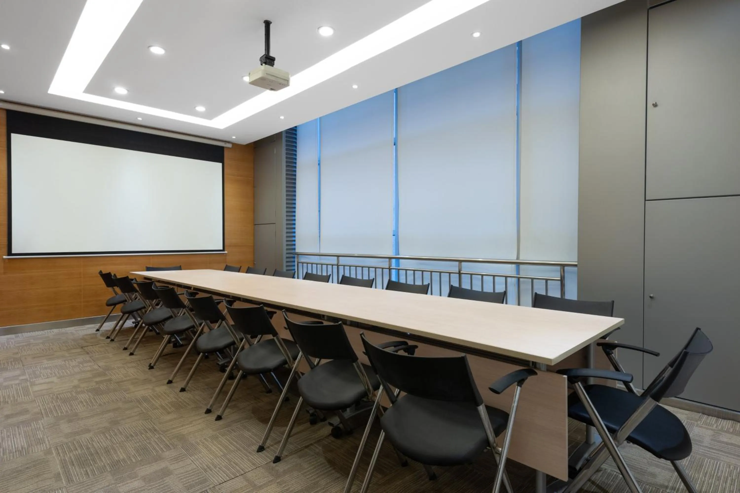 Meeting/conference room in Holiday Inn Express Foshan Nanhai, an IHG Hotel