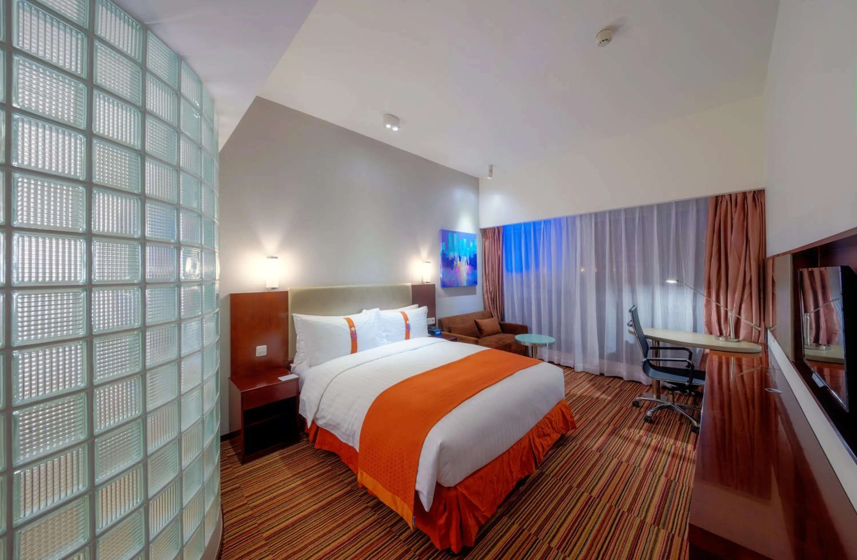 Photo of the whole room in Holiday Inn Express Foshan Nanhai, an IHG Hotel